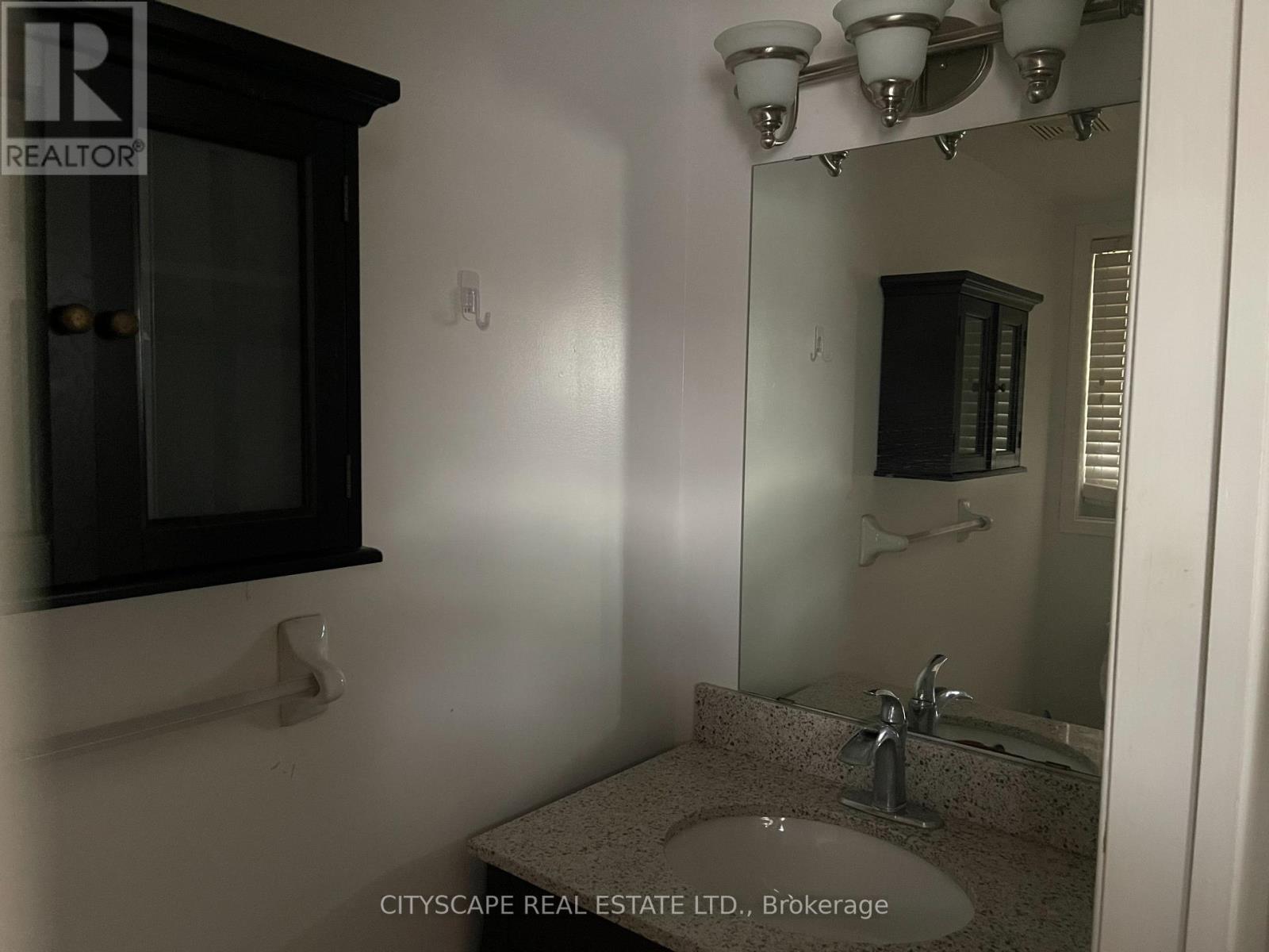 52 Coleridge Drive, Newmarket (Summerhill Estates), Ontario  L3X 2T6 - Photo 10 - N12486839