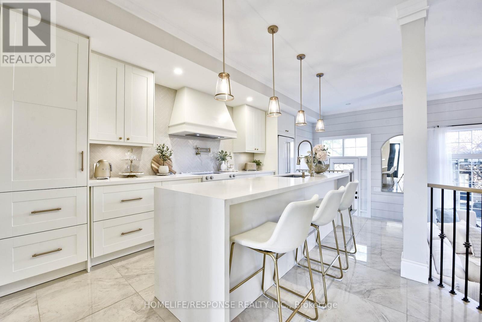 3927 EGLINTON AVENUE W, Mississauga, Ontario