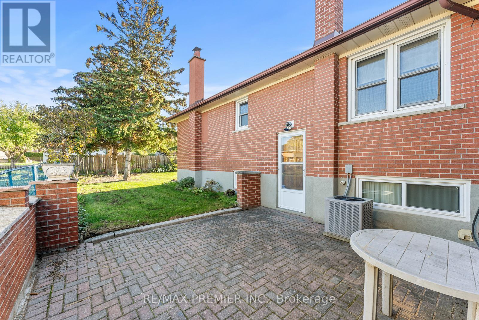 75 Monclova Road, Toronto (Downsview-Roding-Cfb), Ontario  M3M 1N9 - Photo 31 - W12487361