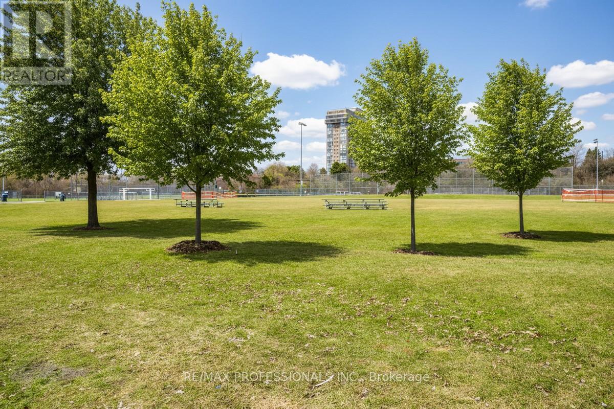 4 - 619 Dundas Street W, Mississauga, Ontario  L5B 0B5 - Photo 26 - W12409409