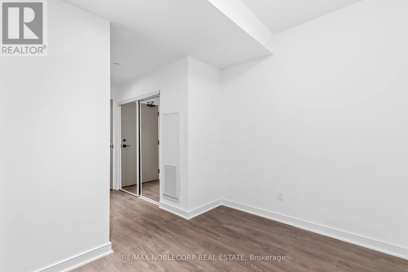 919 - 60 Tannery Road, Toronto (Waterfront Communities), Ontario  M5A 0S8 - Photo 9 - C12490678