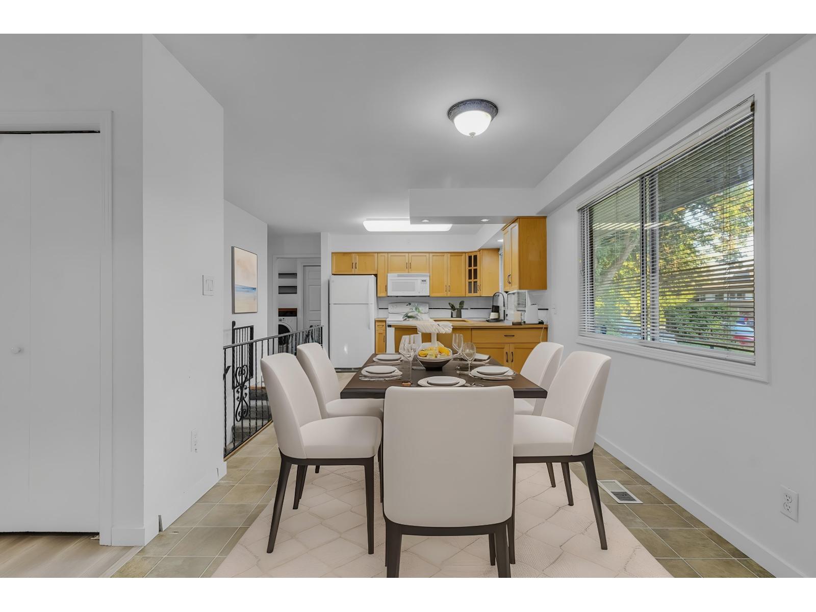 31825 Oak Avenue, Abbotsford, British Columbia  V2T 1H8 - Photo 2 - R3063115