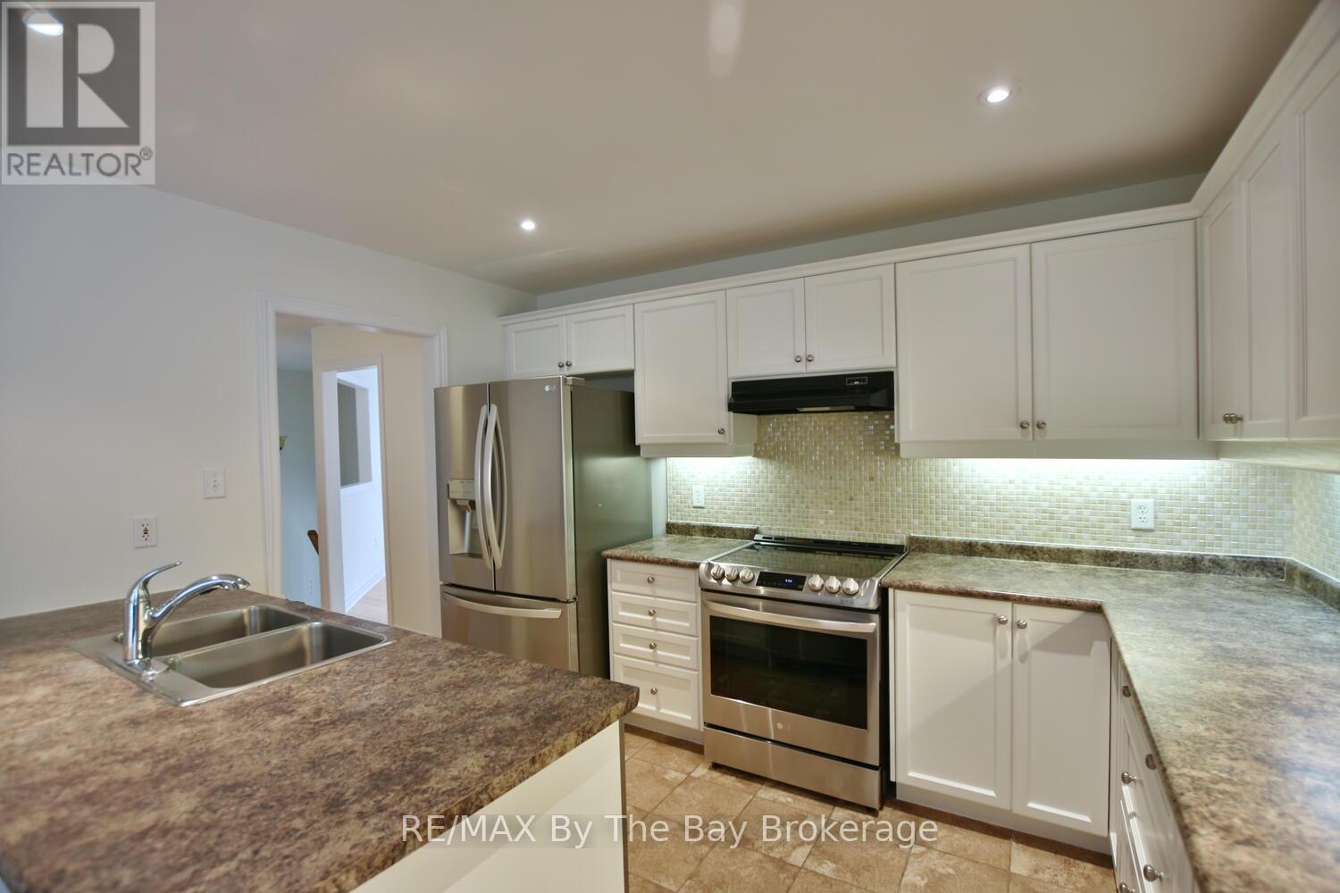 7 Meadowood Drive, Wasaga Beach, Ontario  L9Z 3C2 - Photo 20 - S12491758