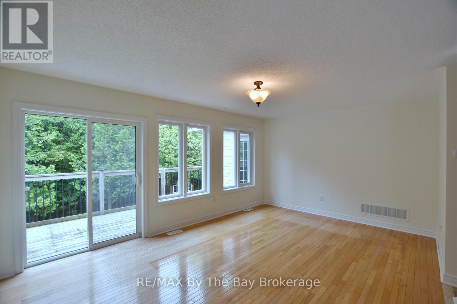 7 Meadowood Drive, Wasaga Beach, Ontario  L9Z 3C2 - Photo 25 - S12491758