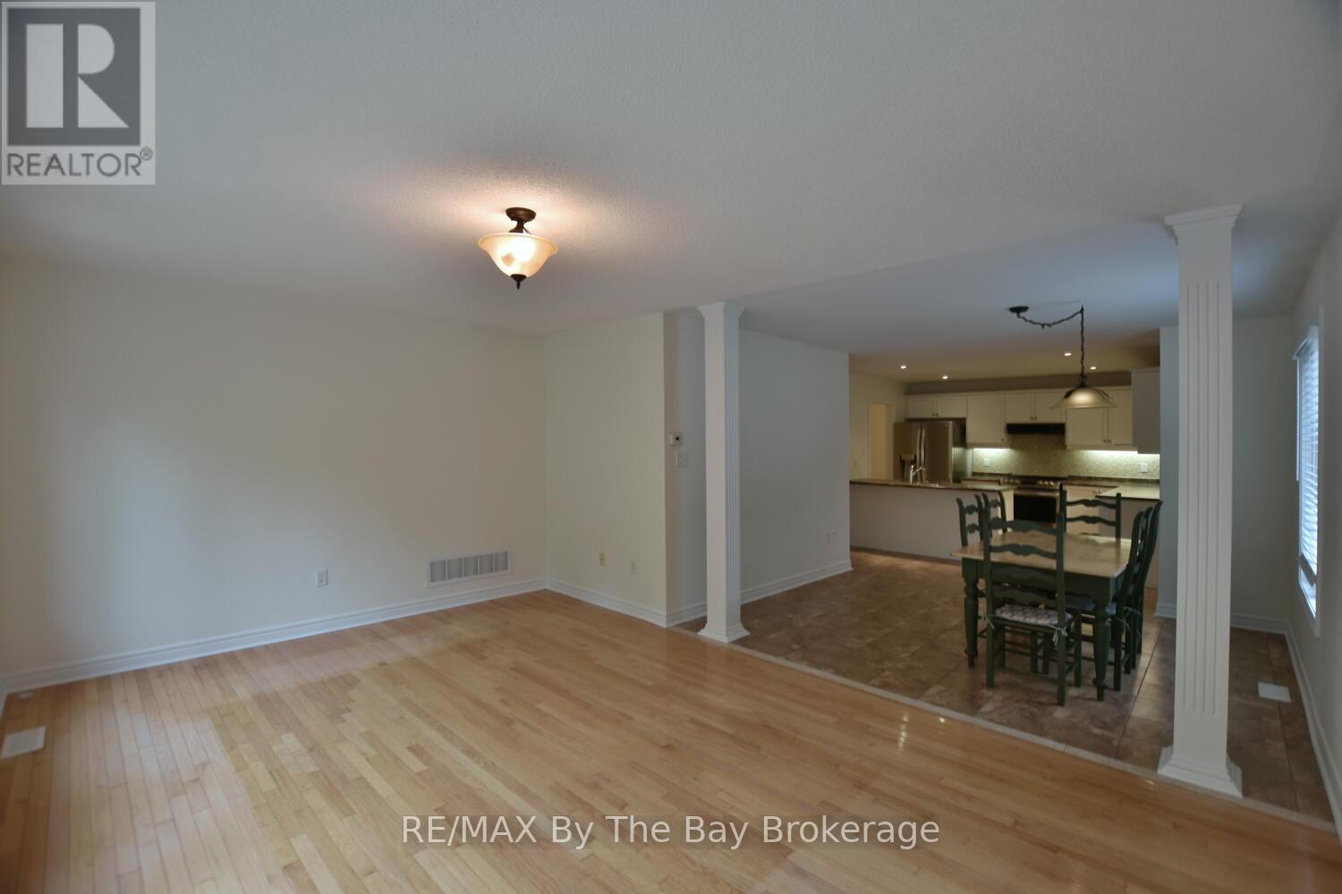 7 Meadowood Drive, Wasaga Beach, Ontario  L9Z 3C2 - Photo 27 - S12491758