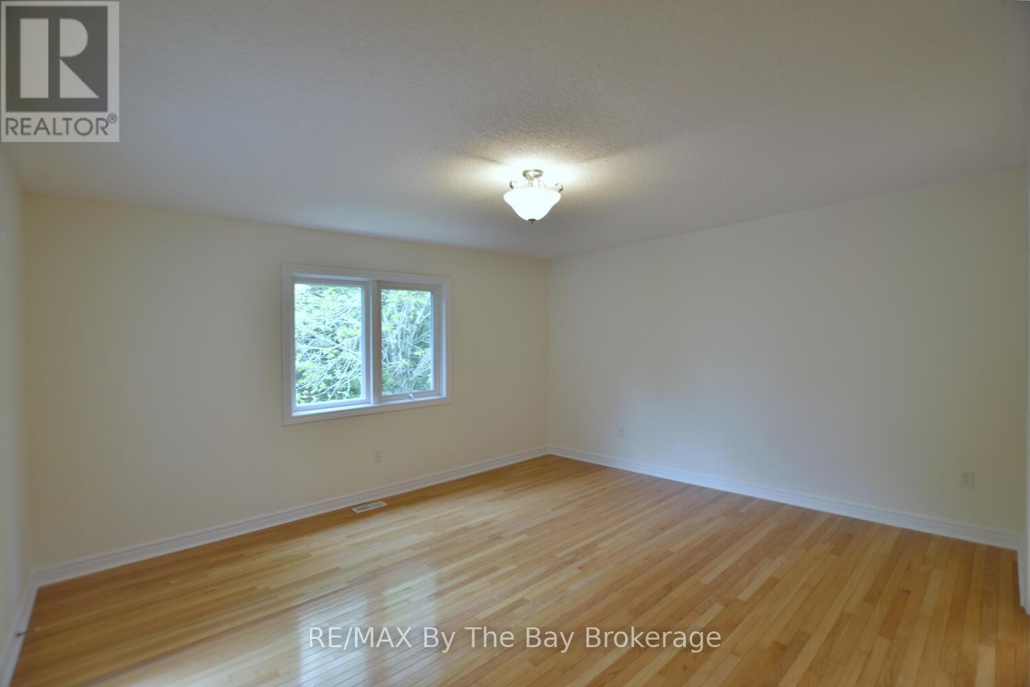 7 Meadowood Drive, Wasaga Beach, Ontario  L9Z 3C2 - Photo 31 - S12491758