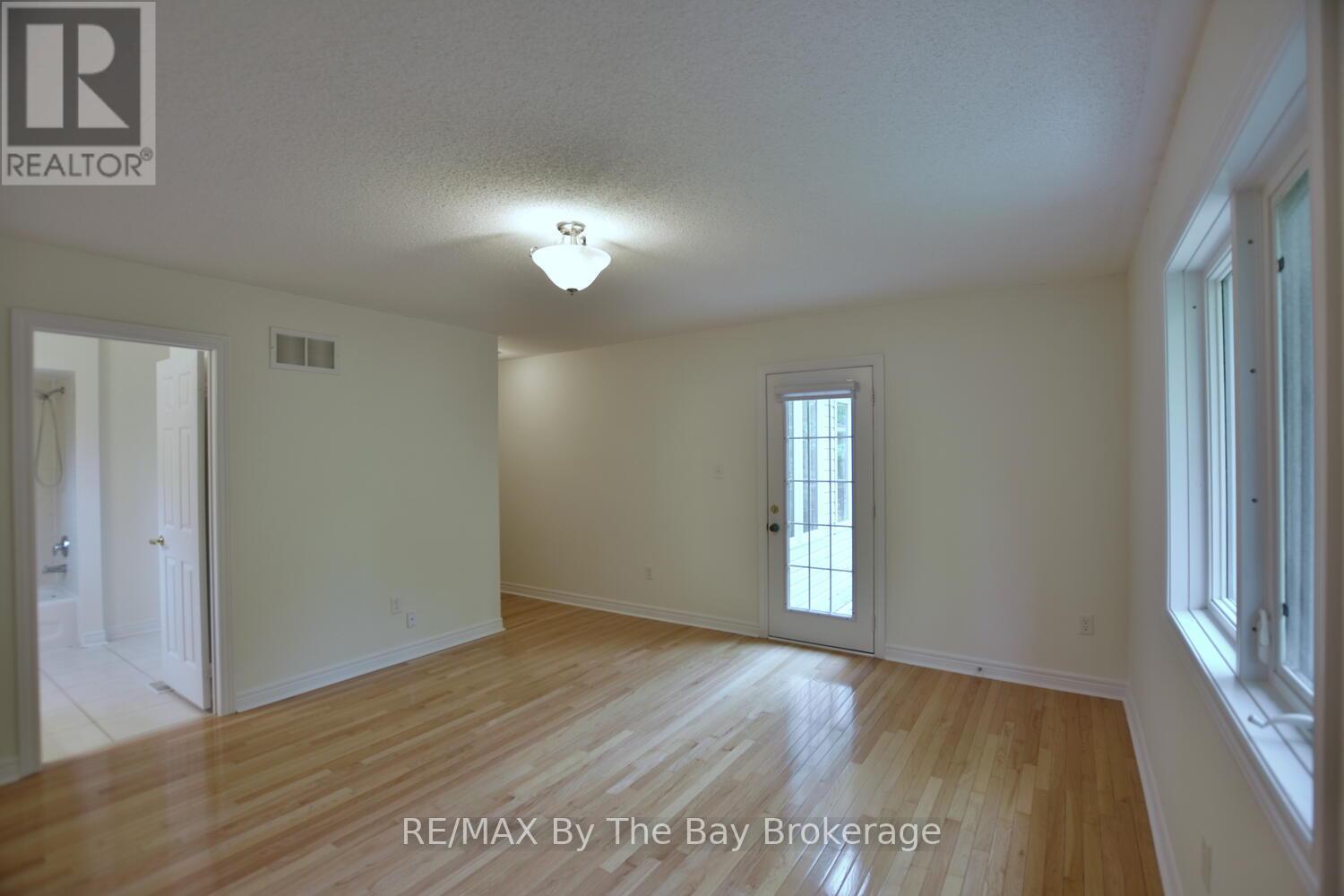 7 Meadowood Drive, Wasaga Beach, Ontario  L9Z 3C2 - Photo 33 - S12491758