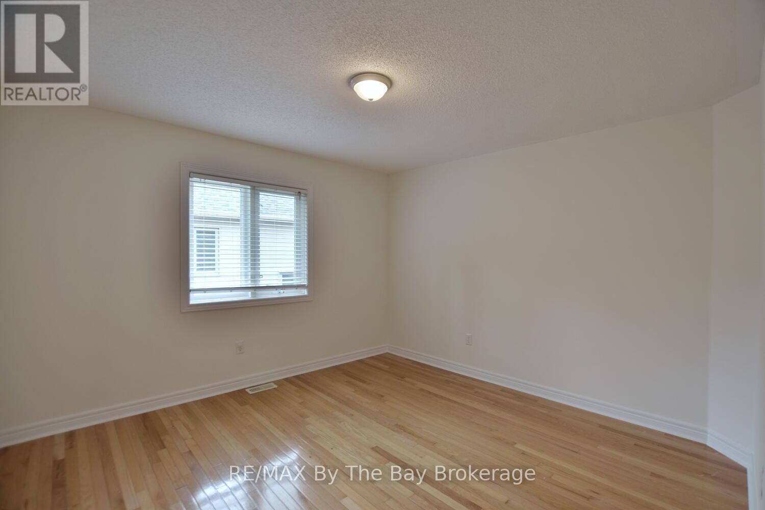 7 Meadowood Drive, Wasaga Beach, Ontario  L9Z 3C2 - Photo 36 - S12491758