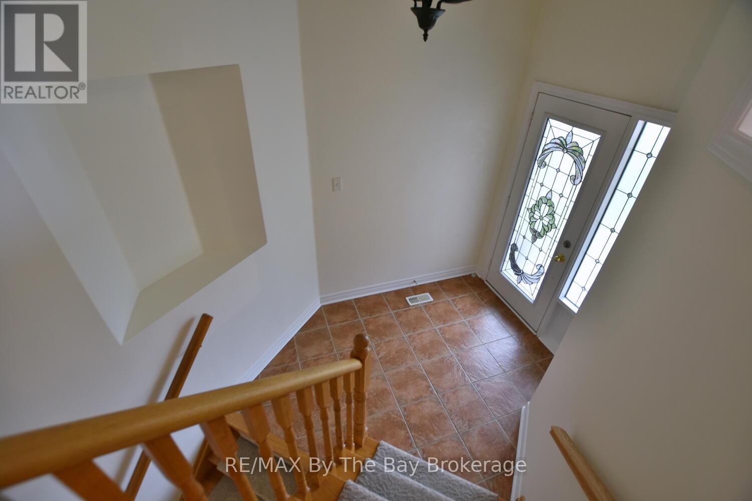 7 Meadowood Drive, Wasaga Beach, Ontario  L9Z 3C2 - Photo 9 - S12491758