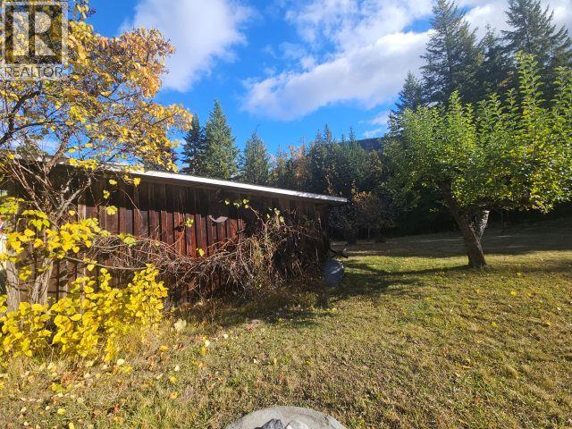 534 Willow Street, Fauquier, British Columbia  V0G 1K0 - Photo 39 - 10367091