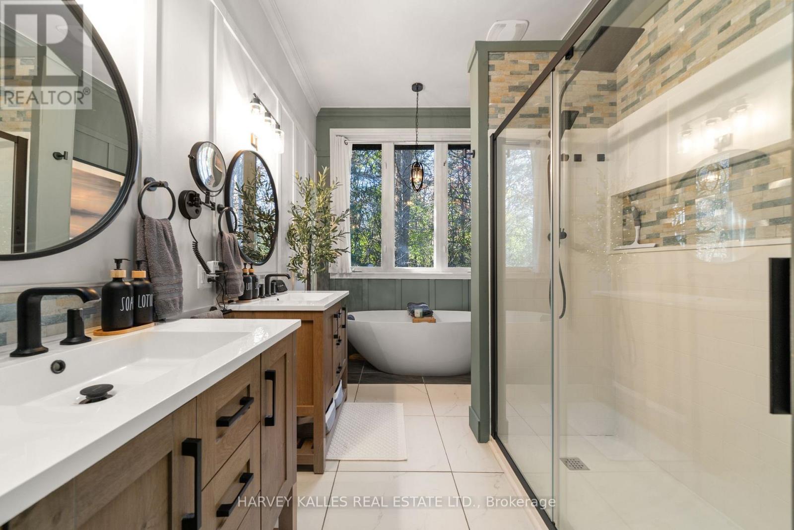 12130 Loyalist Parkway, Prince Edward County, Ontario  K0K 2T0 - Photo 14 - X12491884