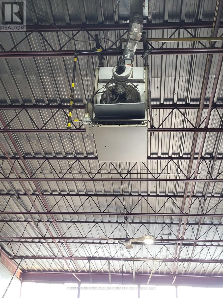 215 Dolomite Drive, Toronto (York University Heights), Ontario  M3J 2N1 - Photo 17 - W12488496