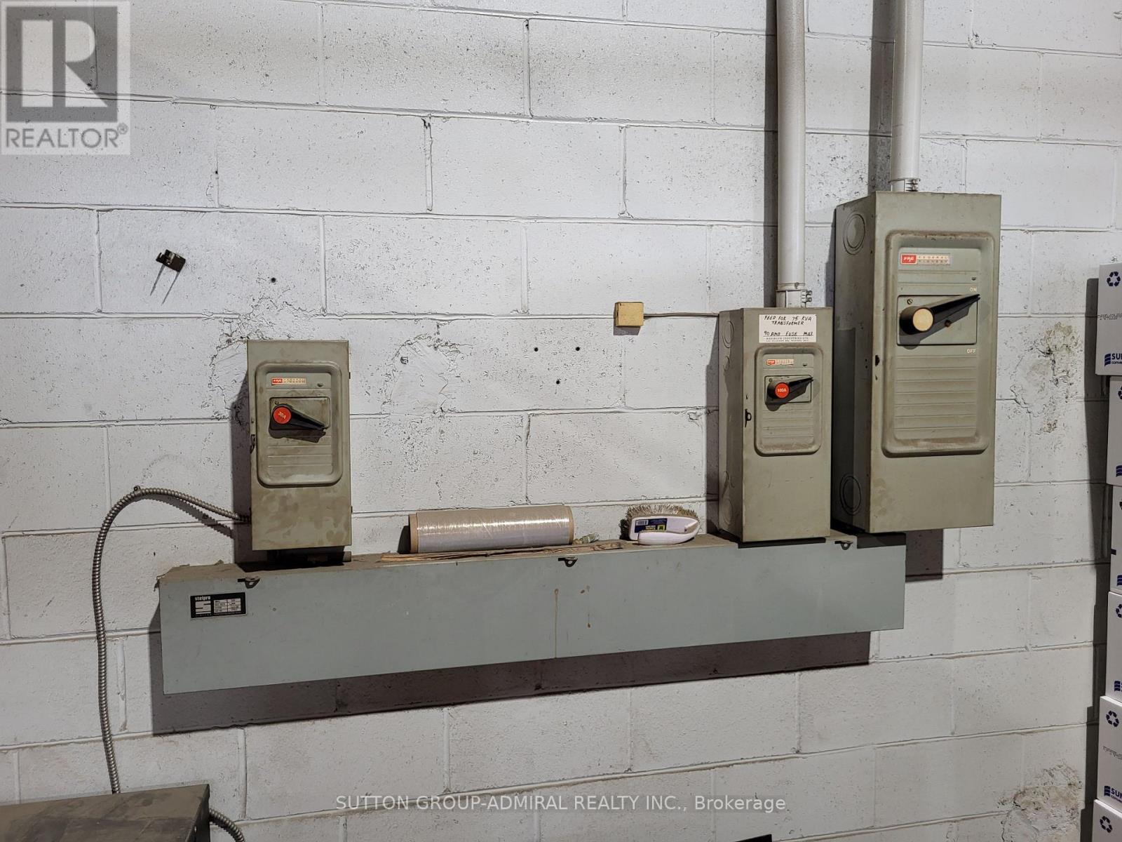 215 Dolomite Drive, Toronto (York University Heights), Ontario  M3J 2N1 - Photo 16 - W12488496