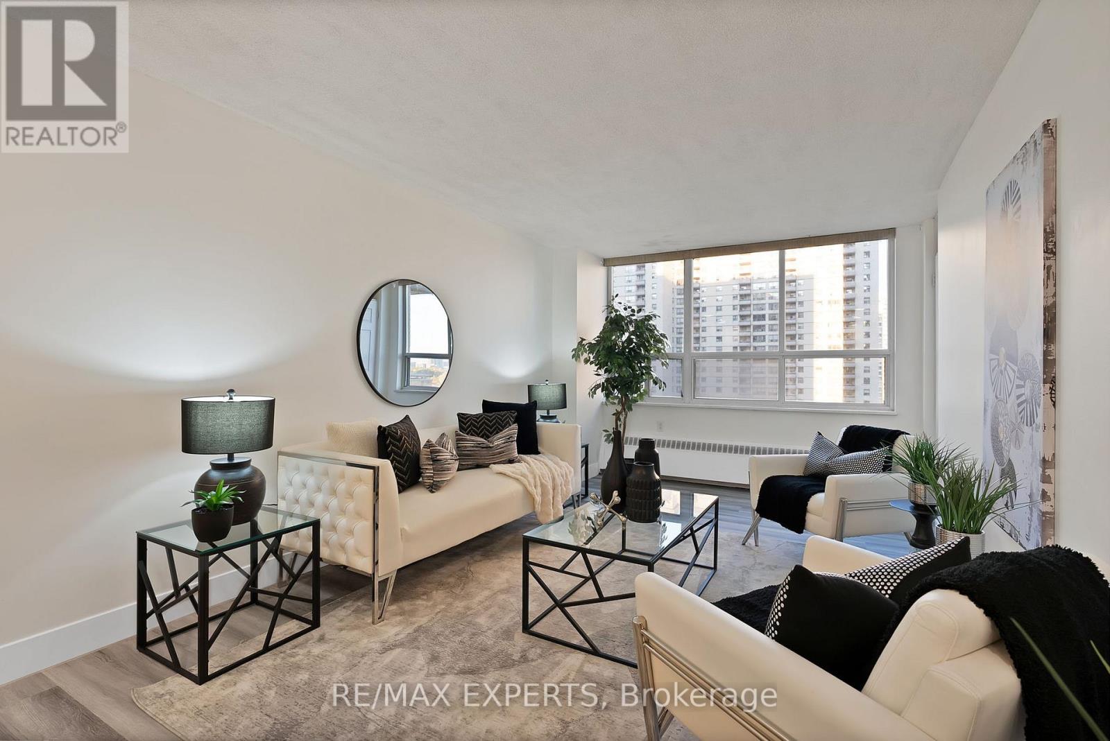 1013 - 390 DIXON ROAD, Toronto, Ontario