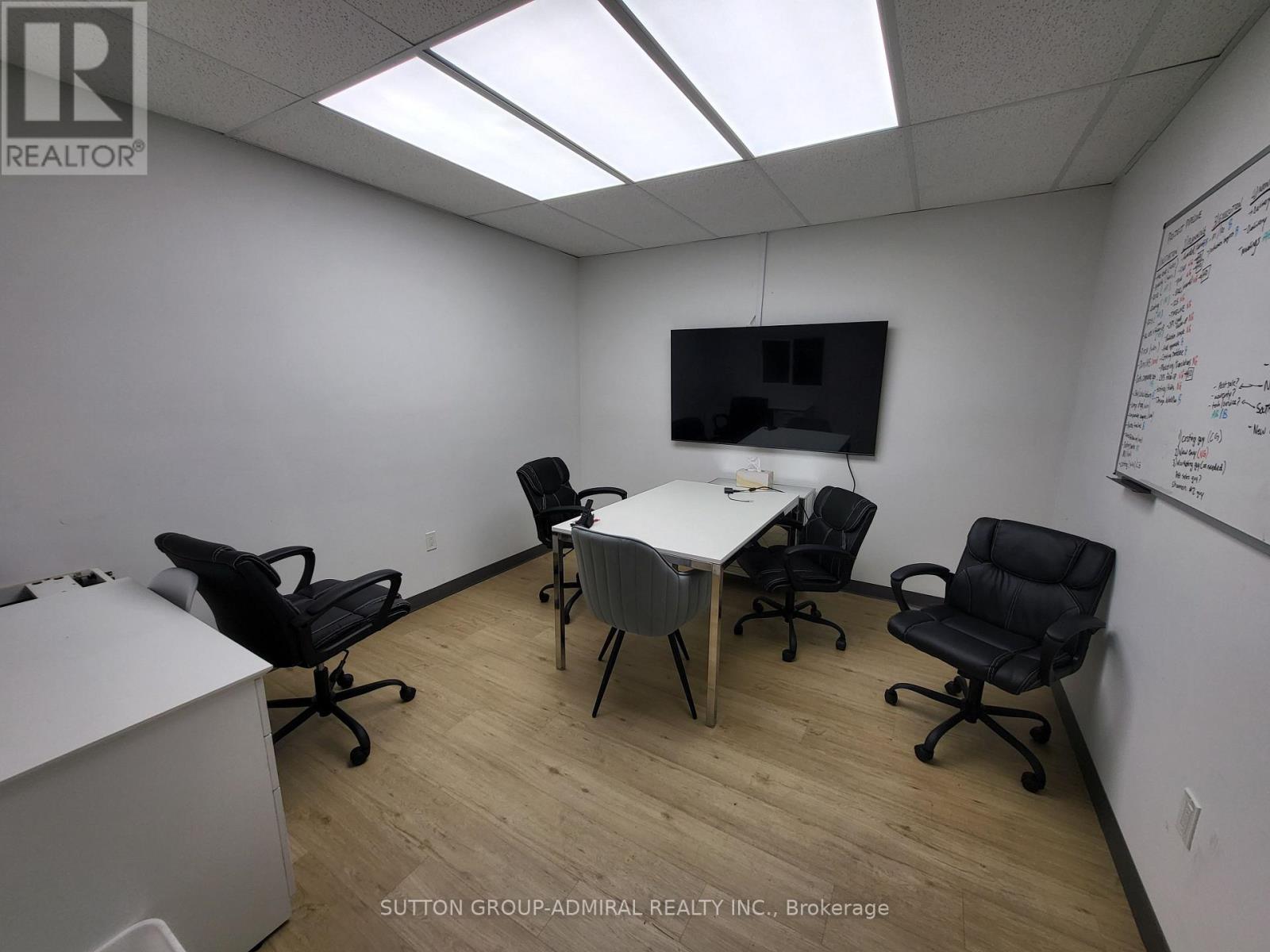 215 Dolomite Drive, Toronto (York University Heights), Ontario  M3J 2N1 - Photo 34 - W12488496