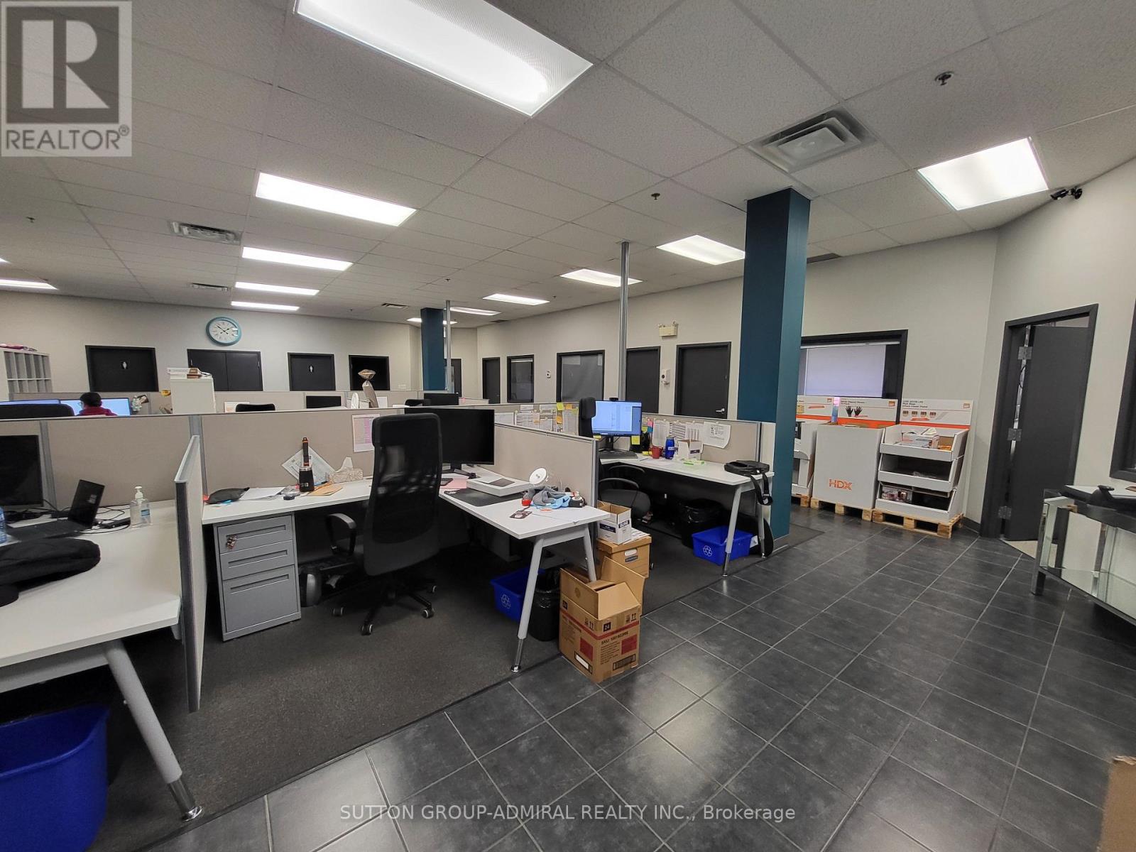 215 Dolomite Drive, Toronto (York University Heights), Ontario  M3J 2N1 - Photo 27 - W12488496