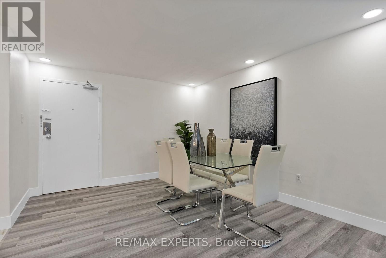 1013 - 390 Dixon Road, Toronto, Ontario  M9R 1T4 - Photo 6 - W12490374