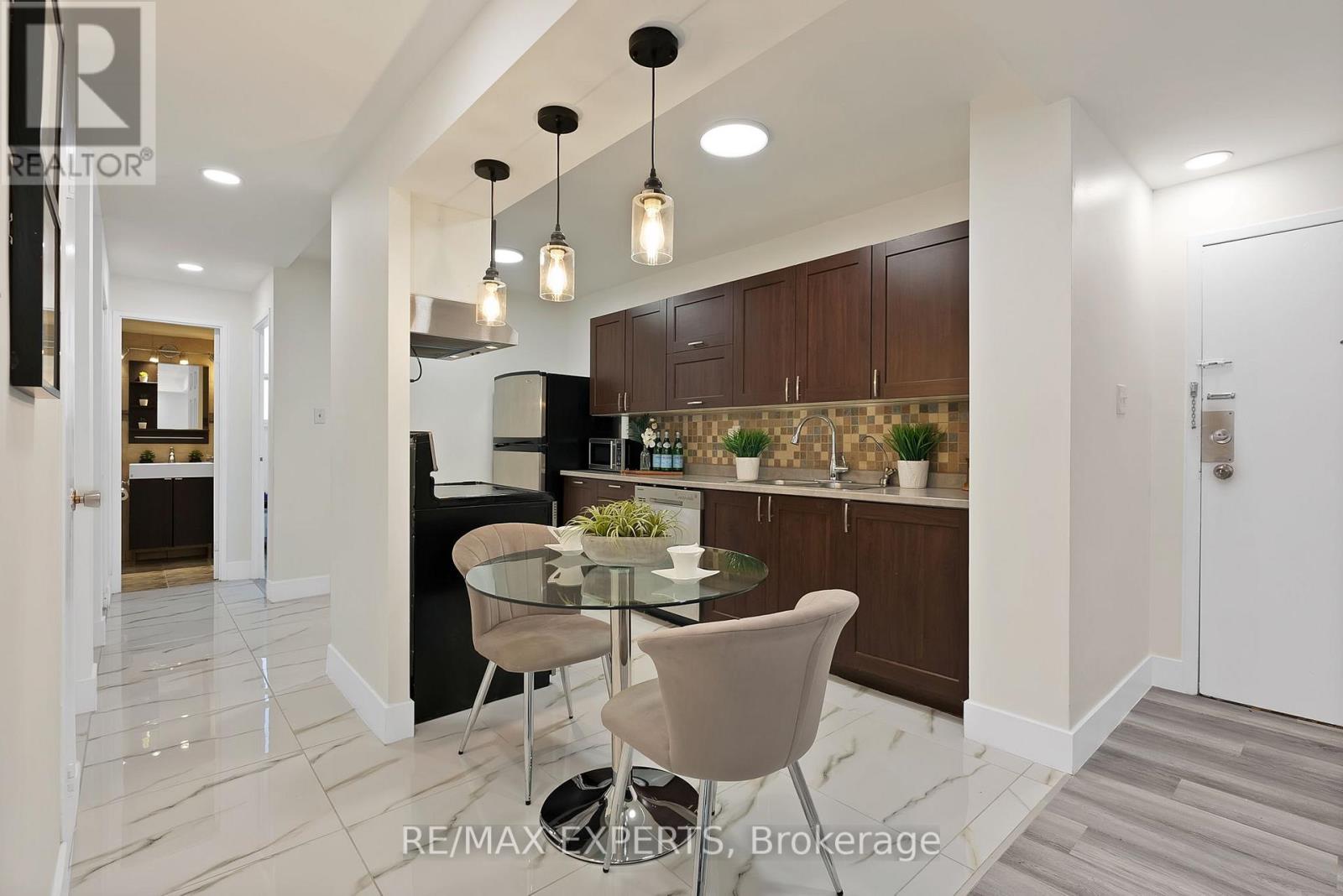 1013 - 390 Dixon Road, Toronto, Ontario  M9R 1T4 - Photo 11 - W12490374