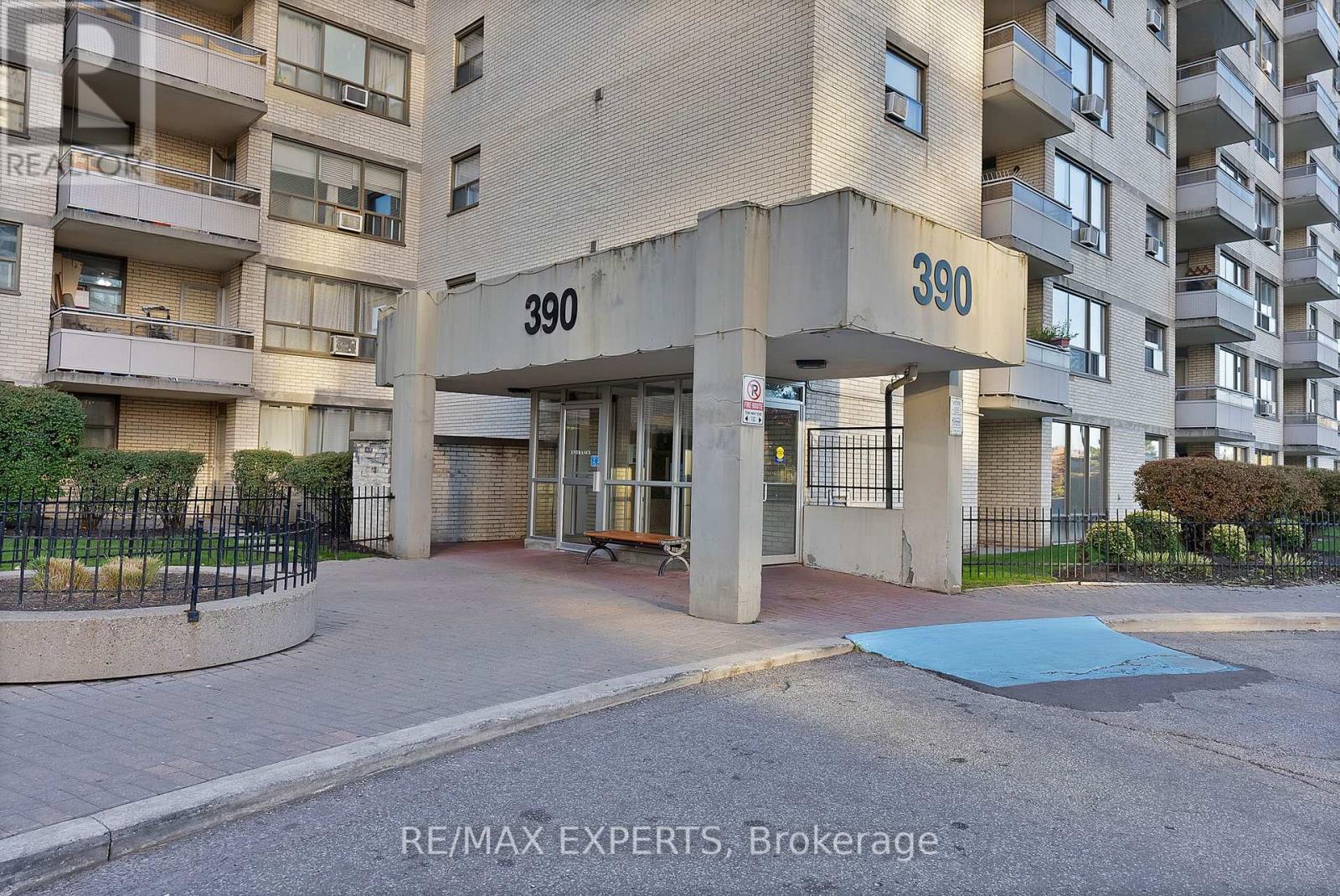 1013 - 390 Dixon Road, Toronto, Ontario  M9R 1T4 - Photo 3 - W12490374