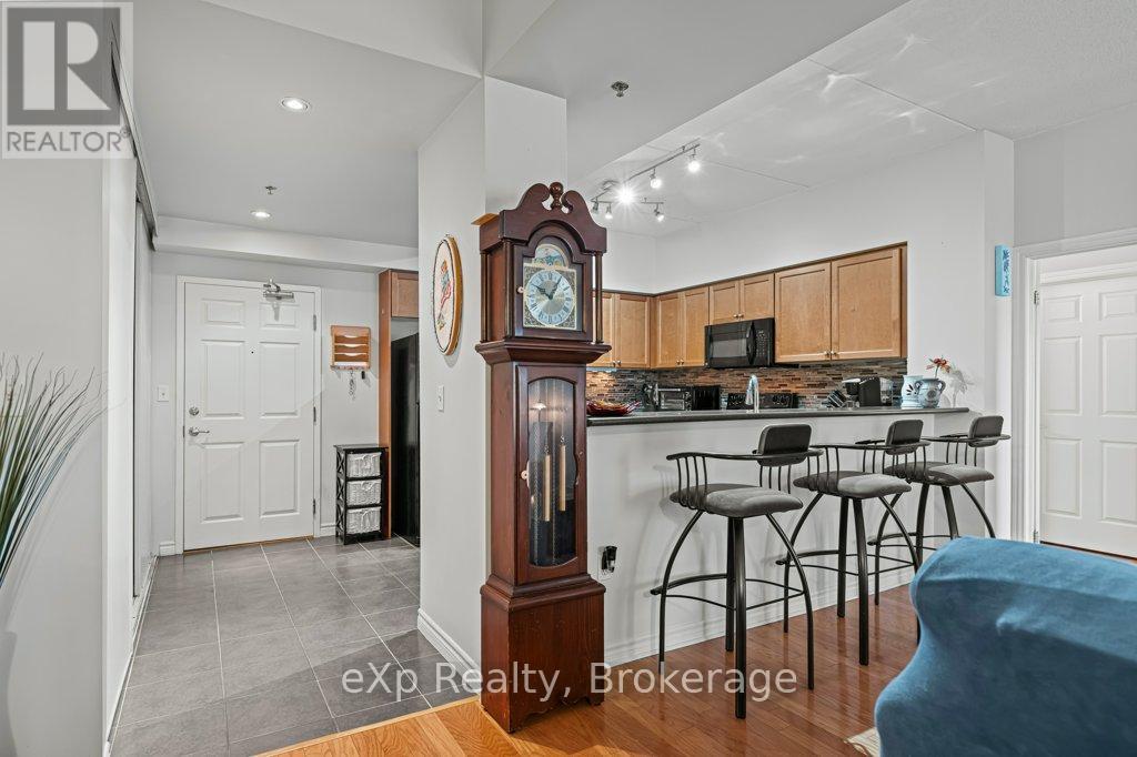 315 - 308 Watson Parkway N, Guelph (Grange Road), Ontario  N1E 0G7 - Photo 8 - X12491608