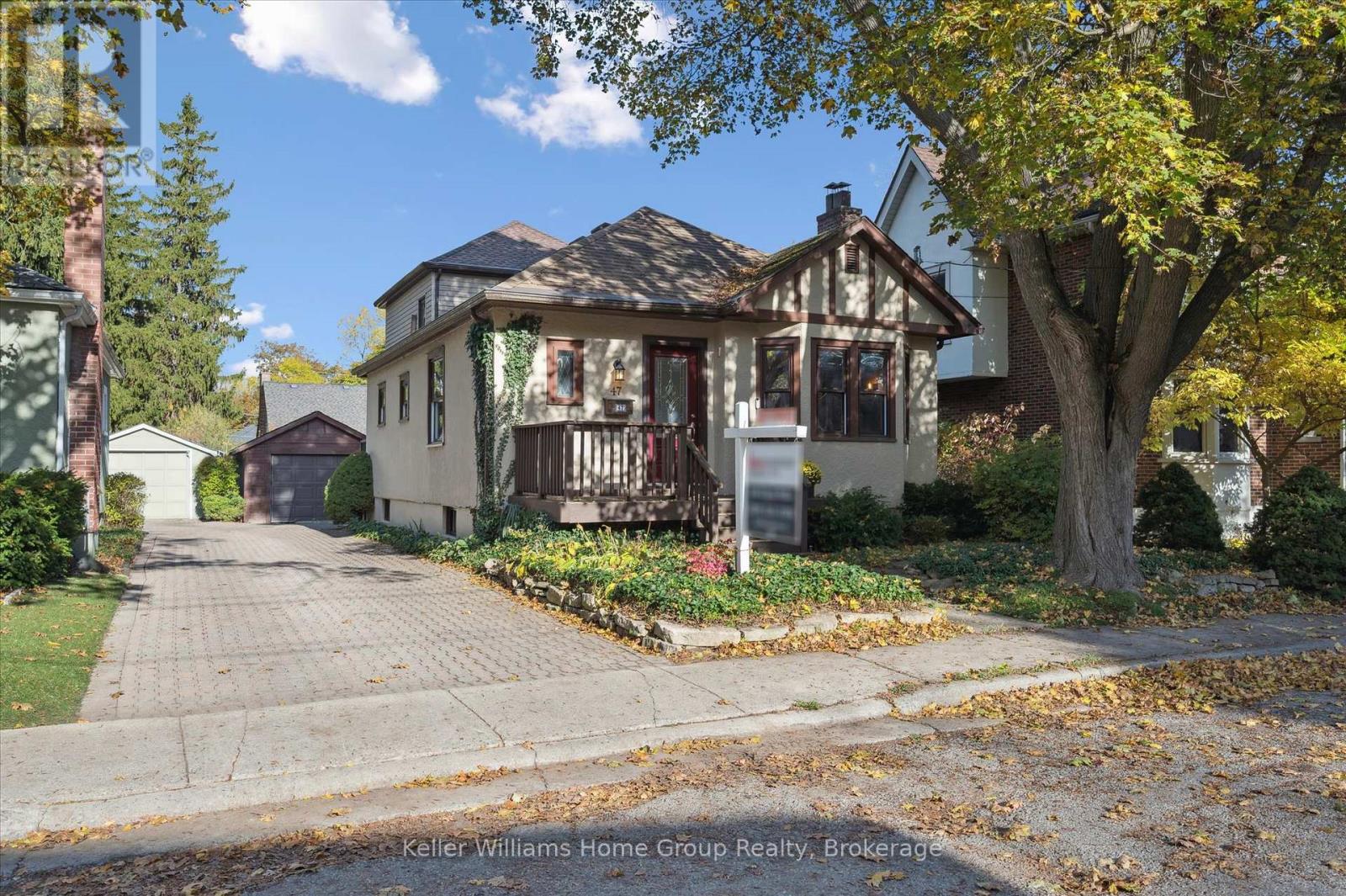 47 Hillcrest Drive, Guelph (St. George's), Ontario  N1E 4W8 - Photo 3 - X12491668