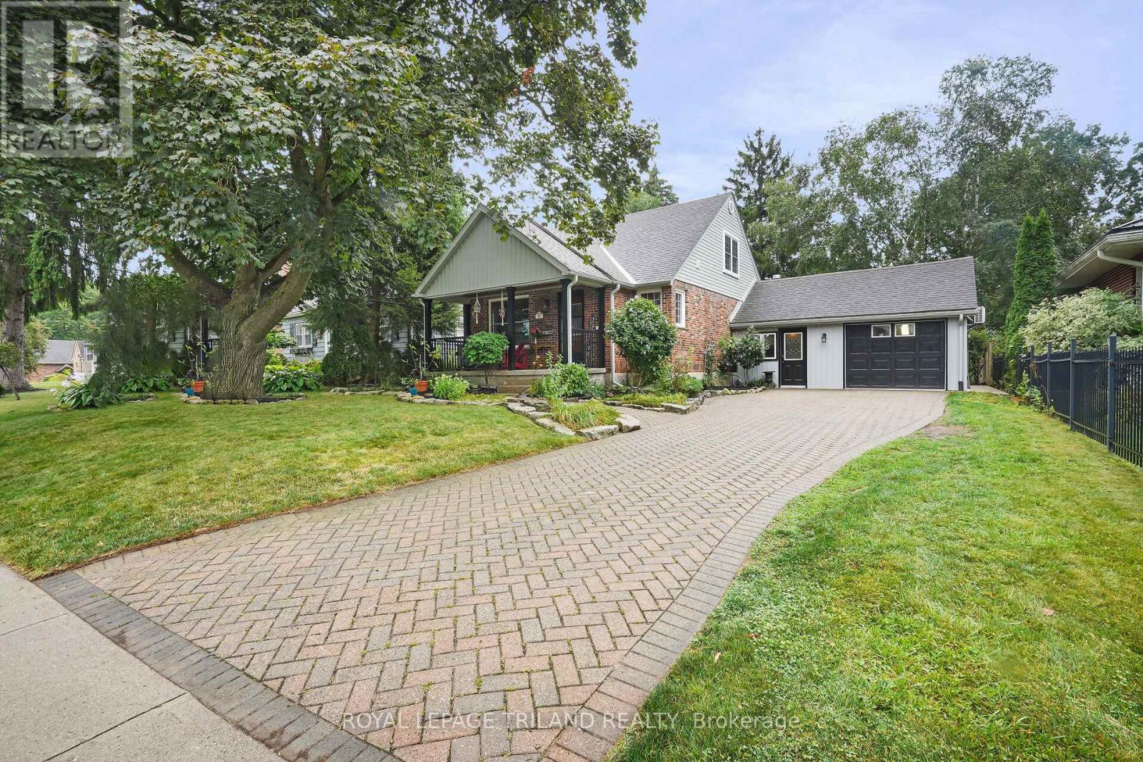 87 Iroquois Avenue, London South (South G), Ontario  N6C 2K7 - Photo 1 - X12491662