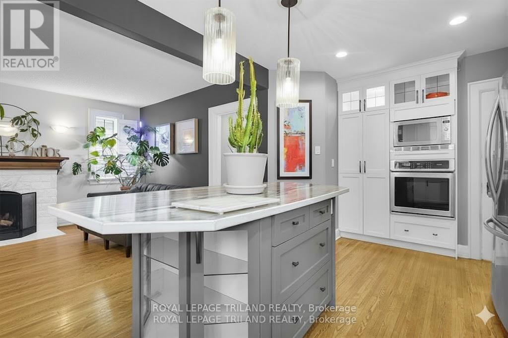 87 Iroquois Avenue, London South (South G), Ontario  N6C 2K7 - Photo 12 - X12491662