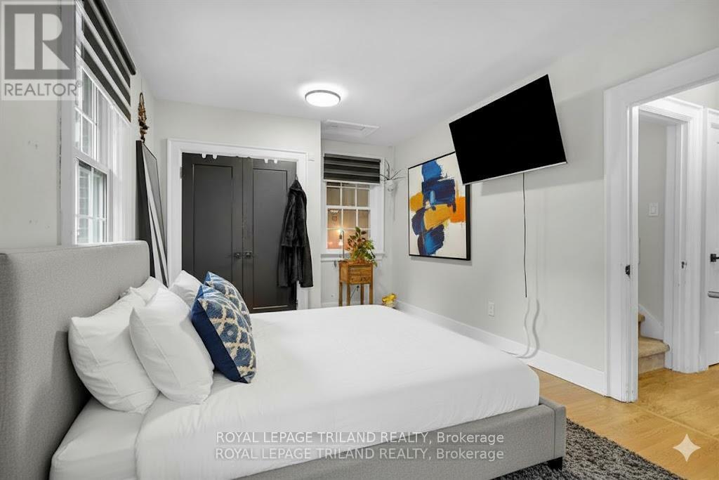 87 Iroquois Avenue, London South (South G), Ontario  N6C 2K7 - Photo 13 - X12491662