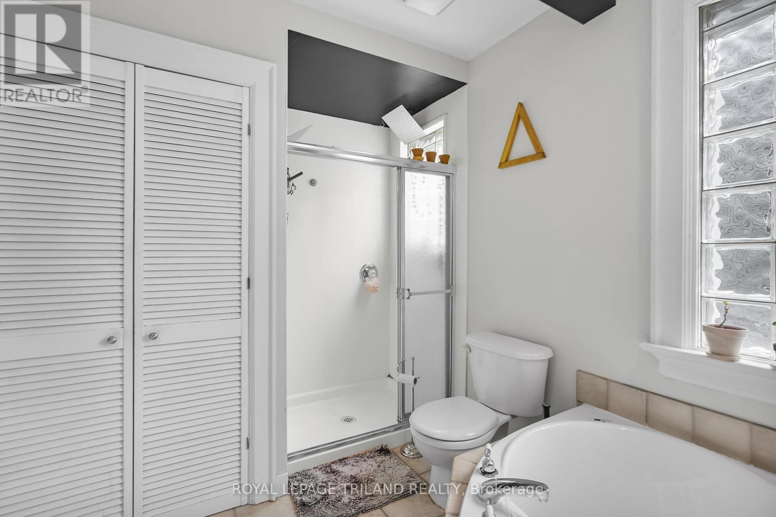 87 Iroquois Avenue, London South (South G), Ontario  N6C 2K7 - Photo 17 - X12491662