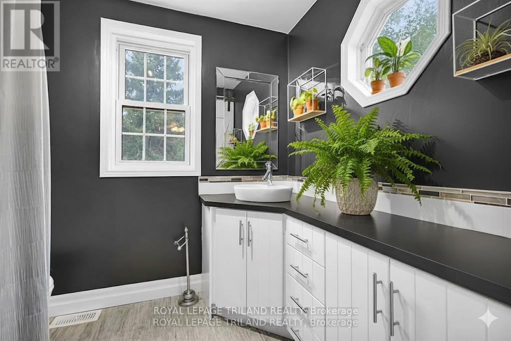 87 Iroquois Avenue, London South (South G), Ontario  N6C 2K7 - Photo 22 - X12491662