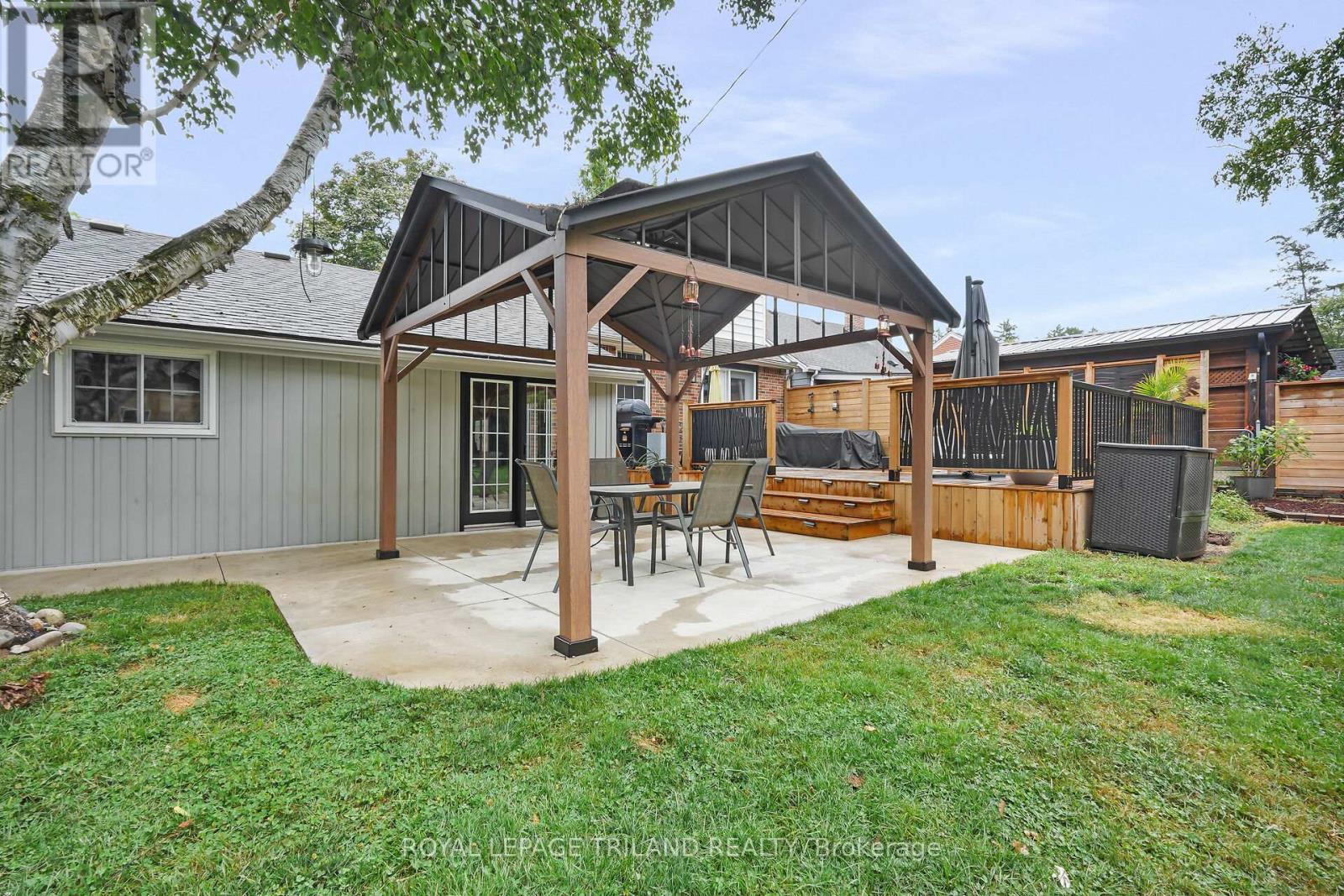 87 Iroquois Avenue, London South (South G), Ontario  N6C 2K7 - Photo 30 - X12491662