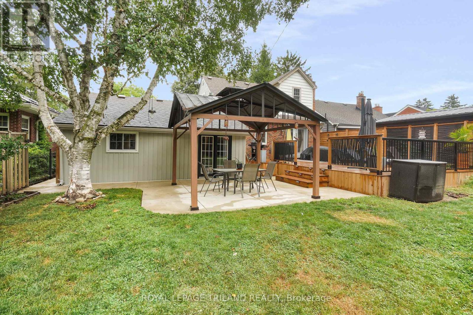 87 Iroquois Avenue, London South (South G), Ontario  N6C 2K7 - Photo 38 - X12491662