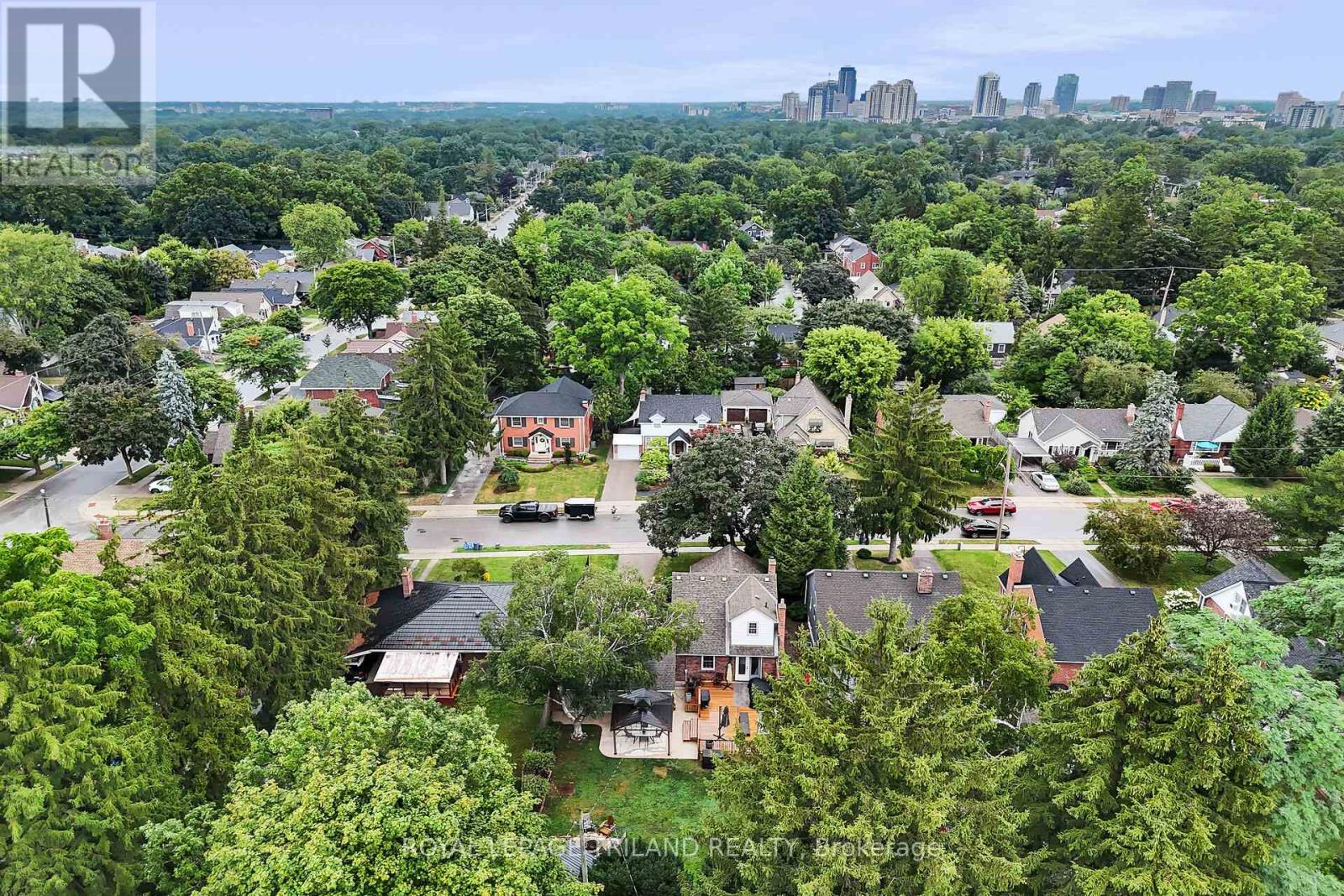 87 Iroquois Avenue, London South (South G), Ontario  N6C 2K7 - Photo 40 - X12491662