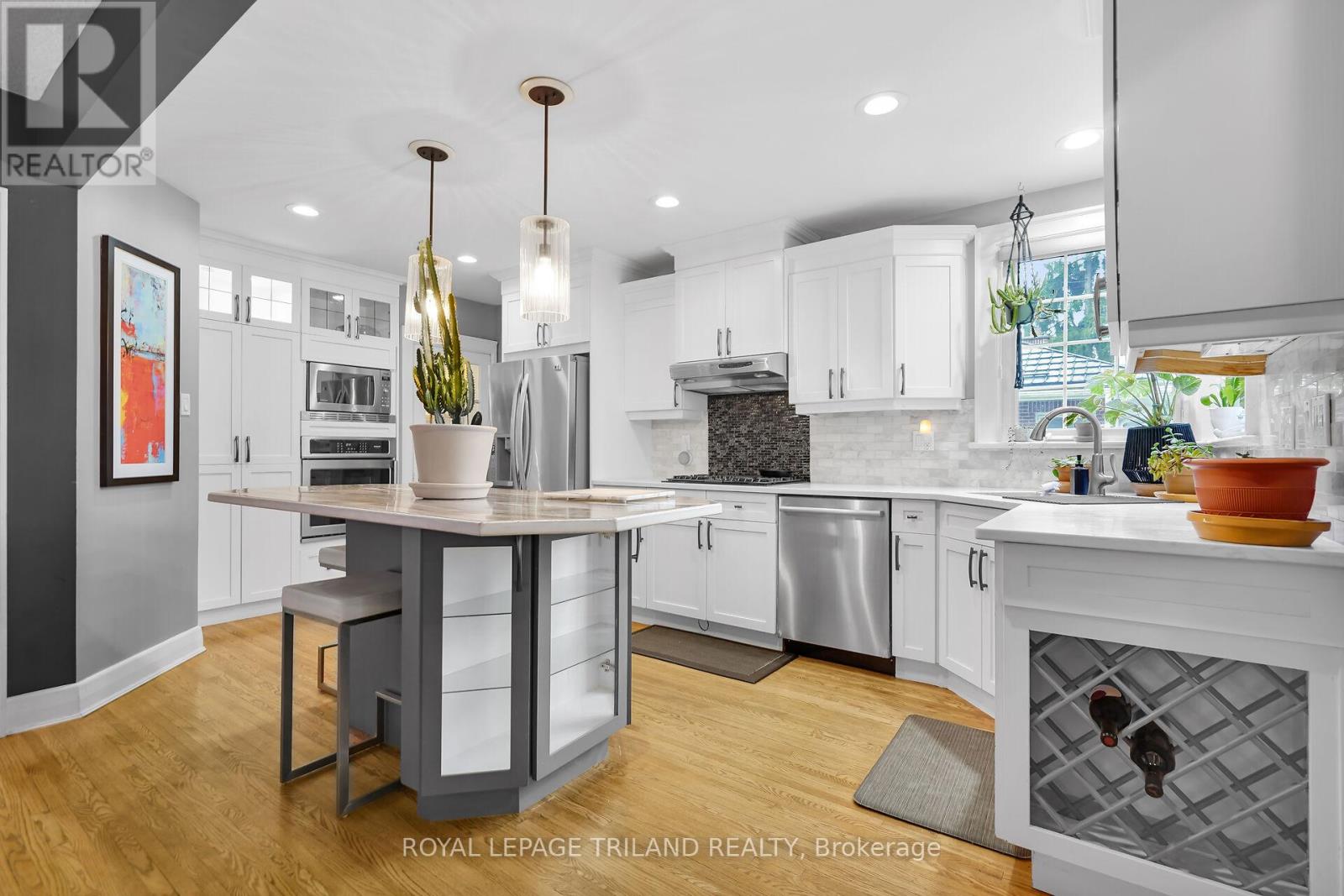 87 Iroquois Avenue, London South (South G), Ontario  N6C 2K7 - Photo 5 - X12491662