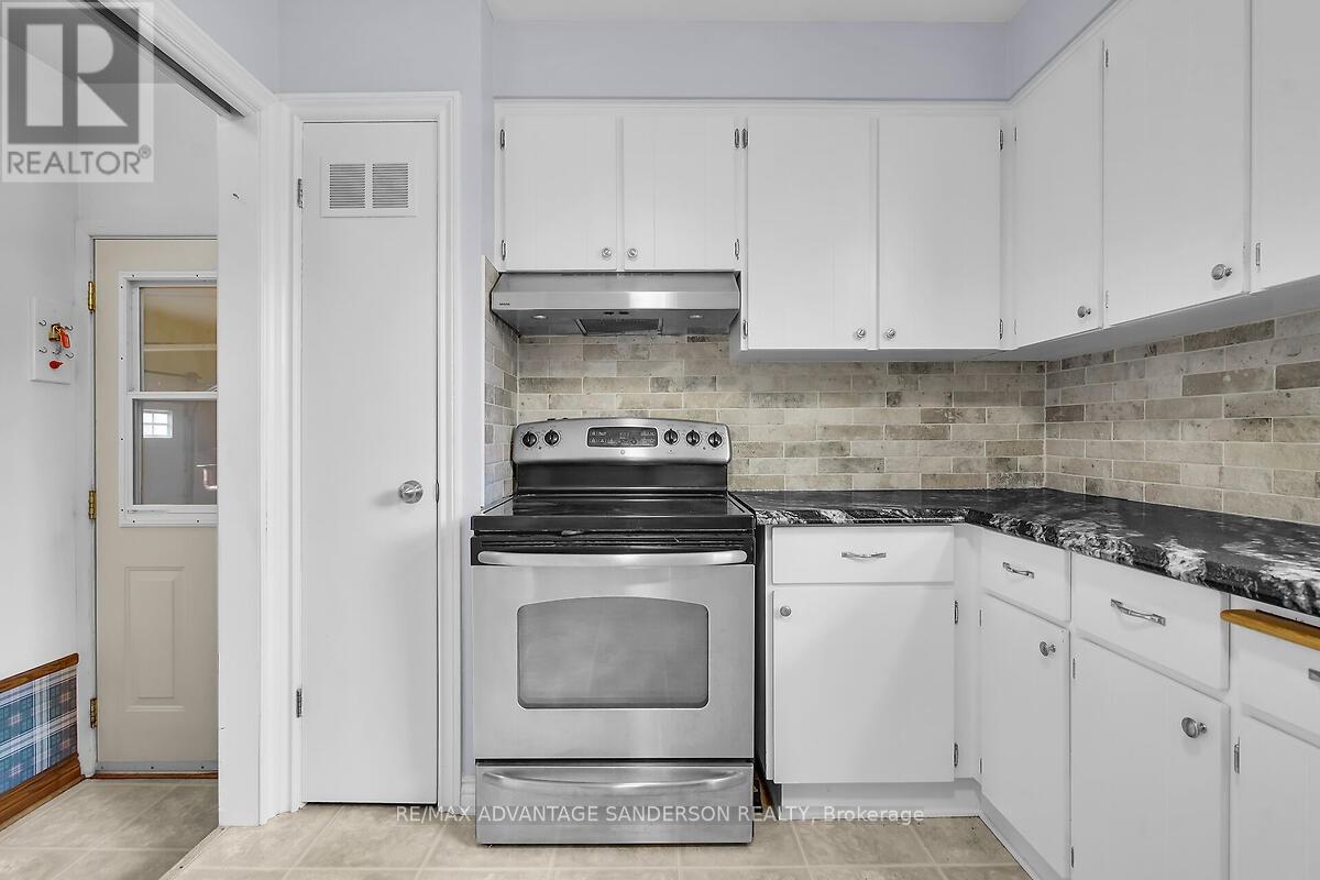 9 James Street, Middlesex Centre (Poplar Hill), Ontario  N0M 2A0 - Photo 17 - X12491738