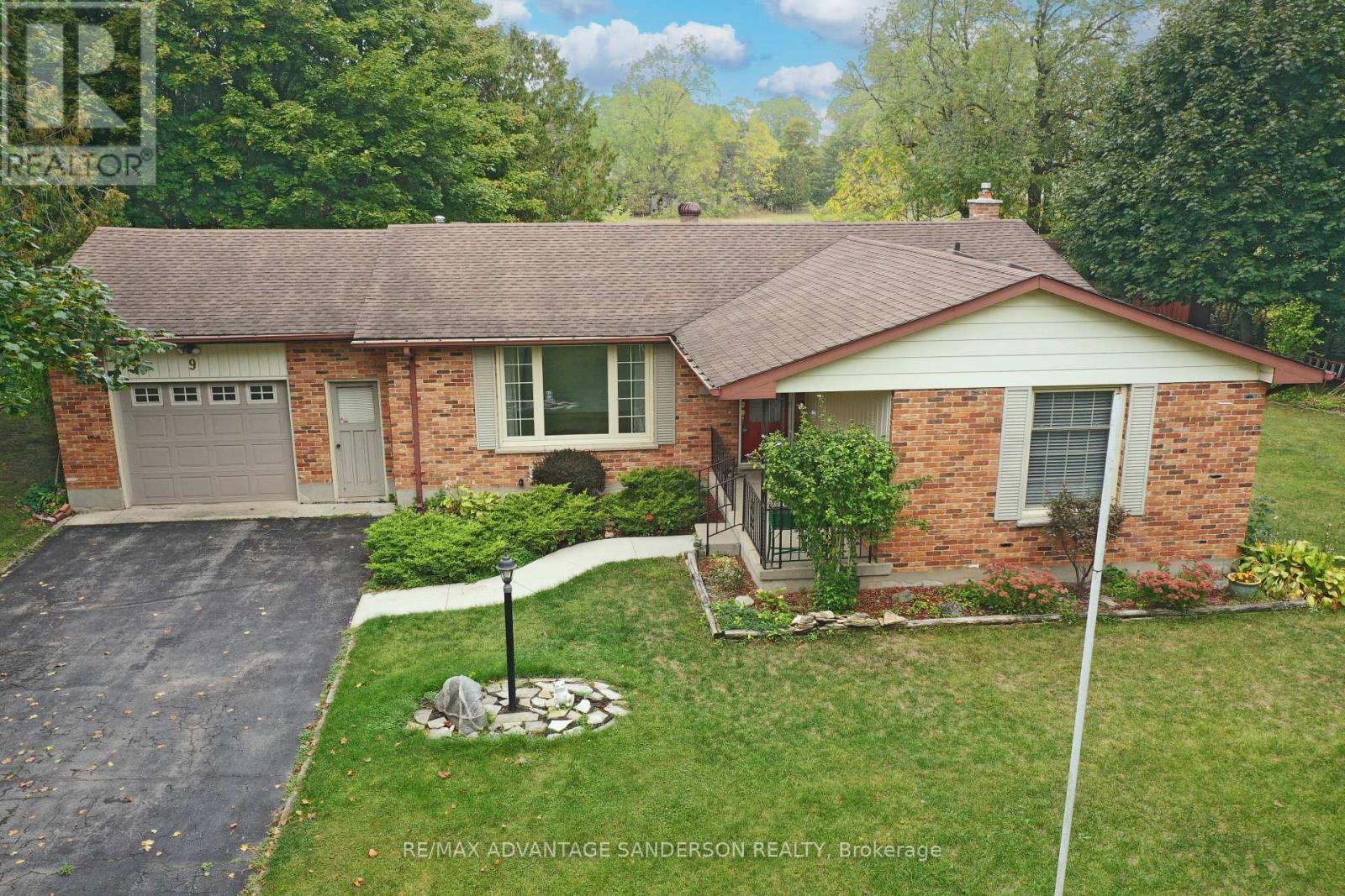 9 James Street, Middlesex Centre (Poplar Hill), Ontario  N0M 2A0 - Photo 2 - X12491738