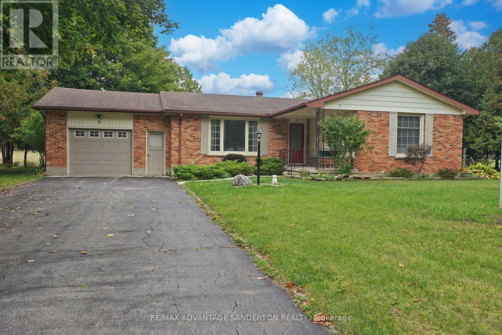 9 James Street, Middlesex Centre (Poplar Hill), Ontario  N0M 2A0 - Photo 3 - X12491738