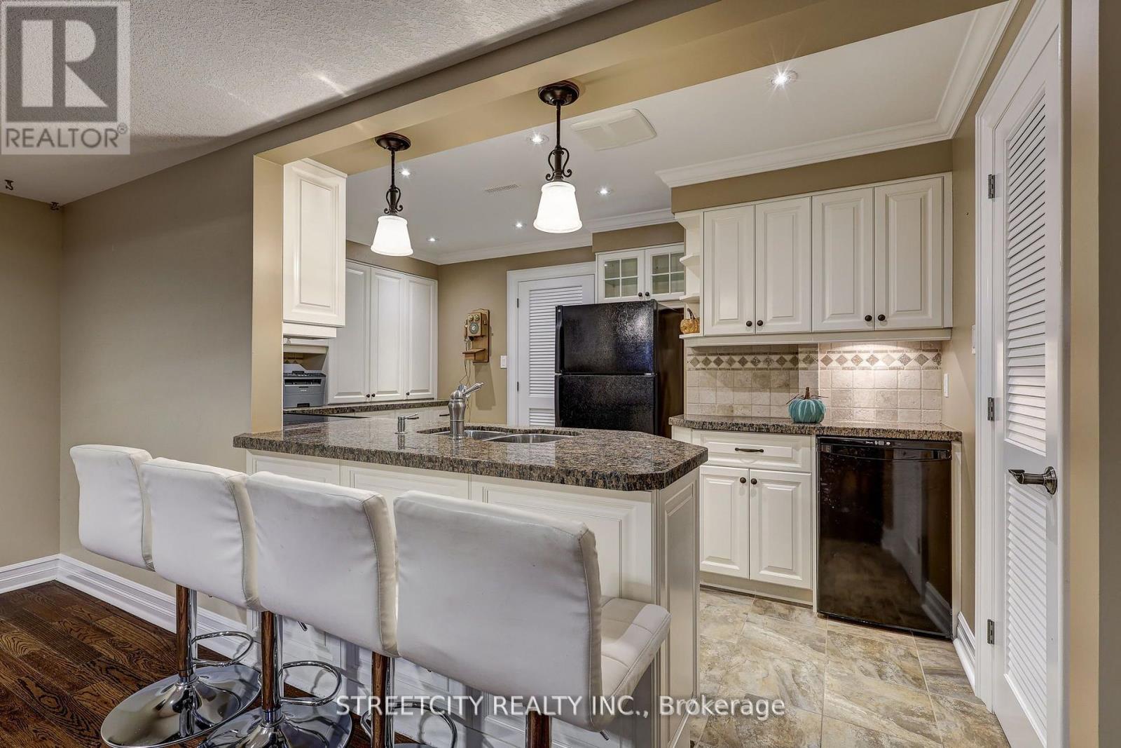 21 Beechwood Circle, St. Thomas, Ontario  N5R 6K4 - Photo 32 - X12491958