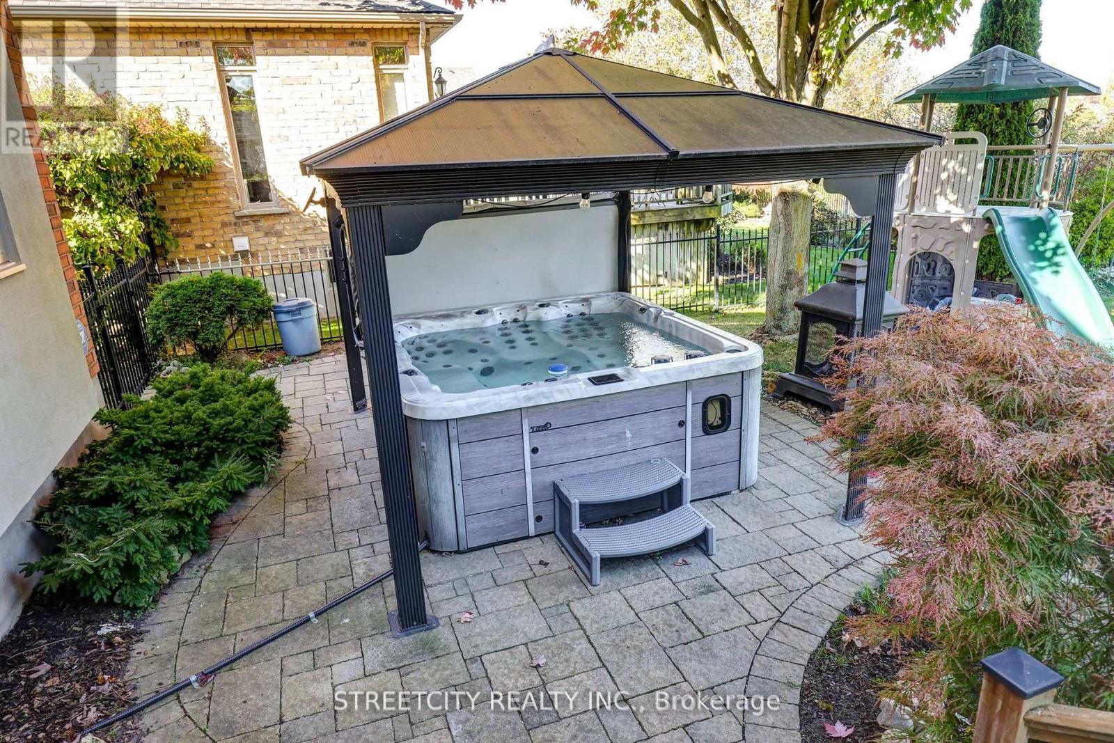 21 Beechwood Circle, St. Thomas, Ontario  N5R 6K4 - Photo 41 - X12491958