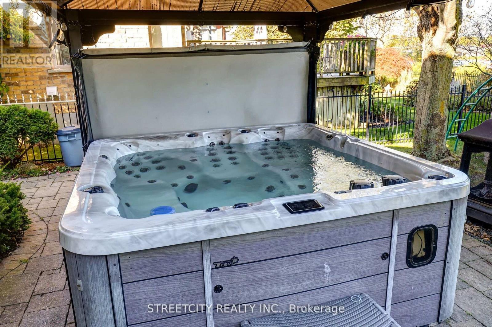 21 Beechwood Circle, St. Thomas, Ontario  N5R 6K4 - Photo 42 - X12491958