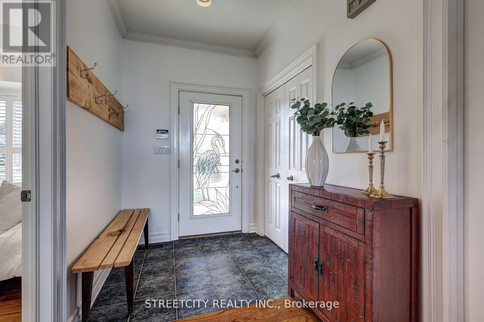 21 Beechwood Circle, St. Thomas, Ontario  N5R 6K4 - Photo 5 - X12491958