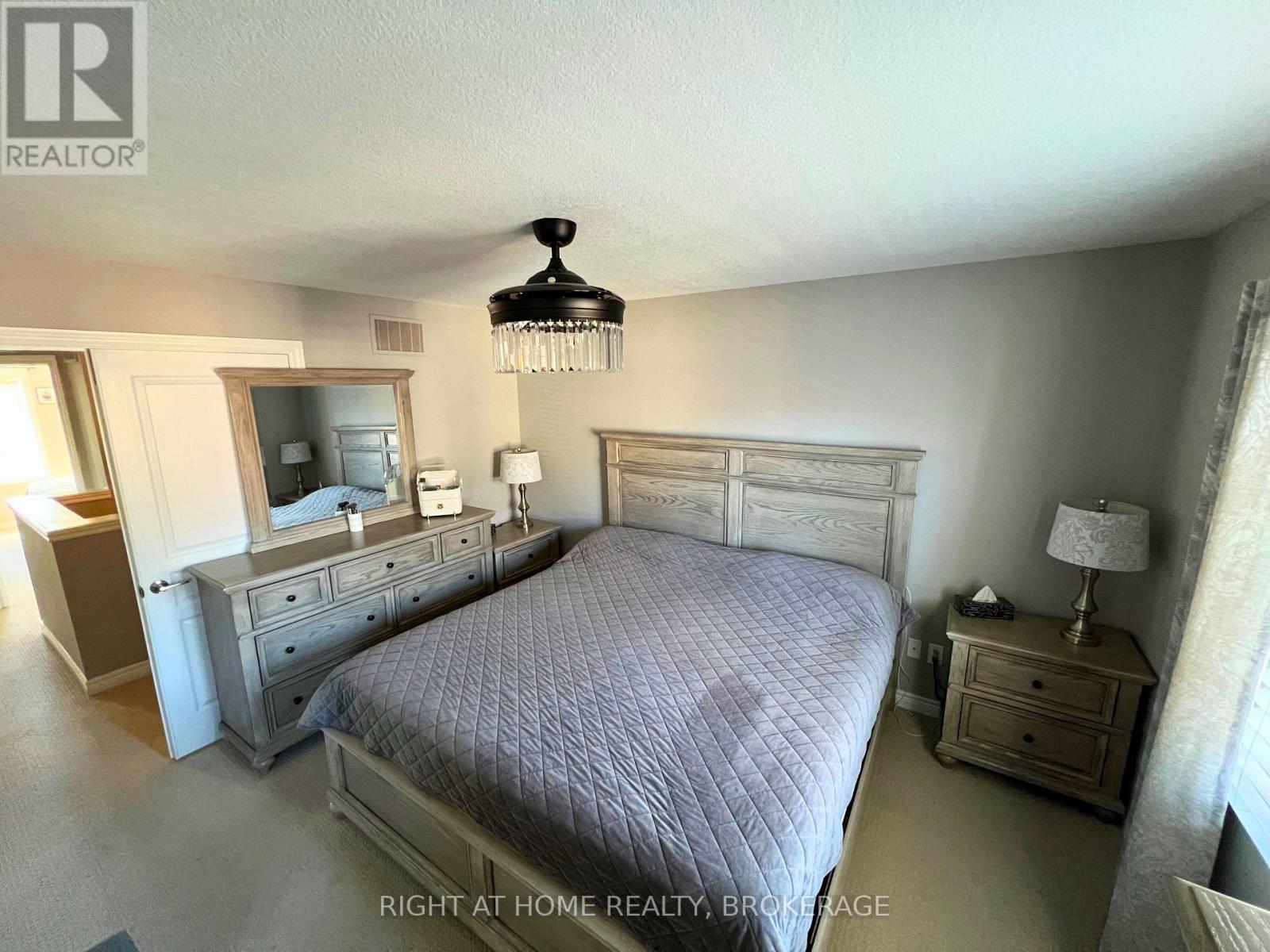 33 - 541 Winston Road, Grimsby, Ontario  L3M 0C5 - Photo 10 - X12402717