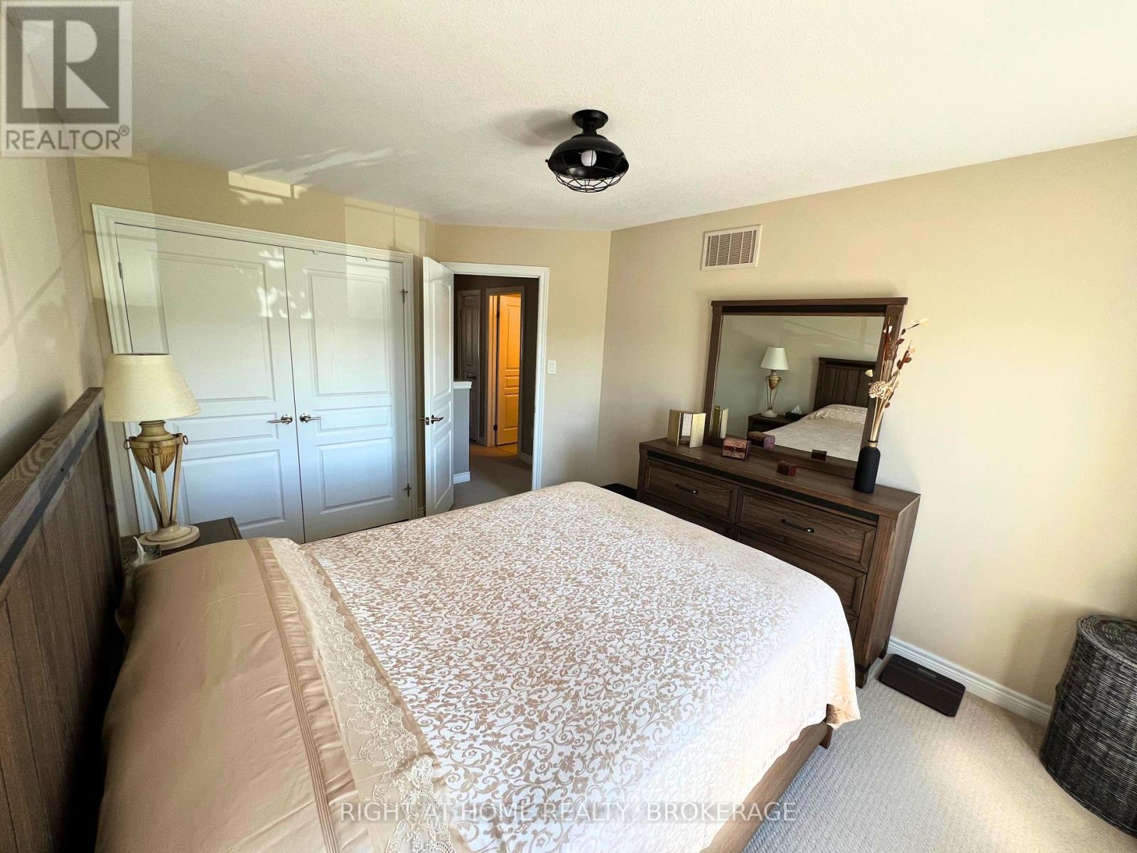 33 - 541 Winston Road, Grimsby, Ontario  L3M 0C5 - Photo 20 - X12402717