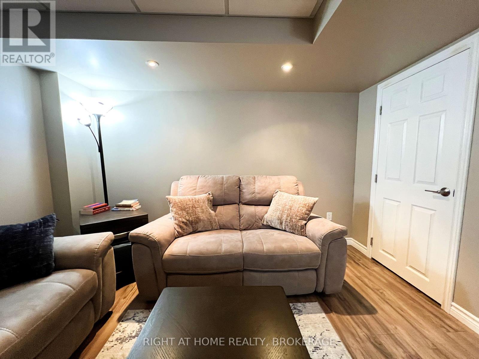 33 - 541 Winston Road, Grimsby, Ontario  L3M 0C5 - Photo 26 - X12402717