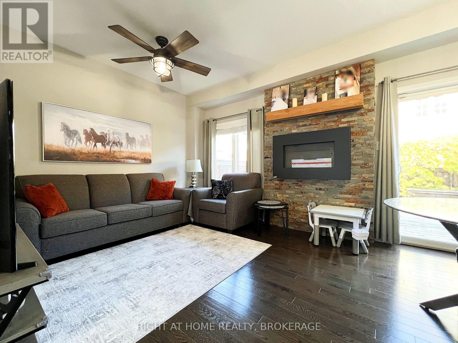 33 - 541 Winston Road, Grimsby, Ontario  L3M 0C5 - Photo 4 - X12402717