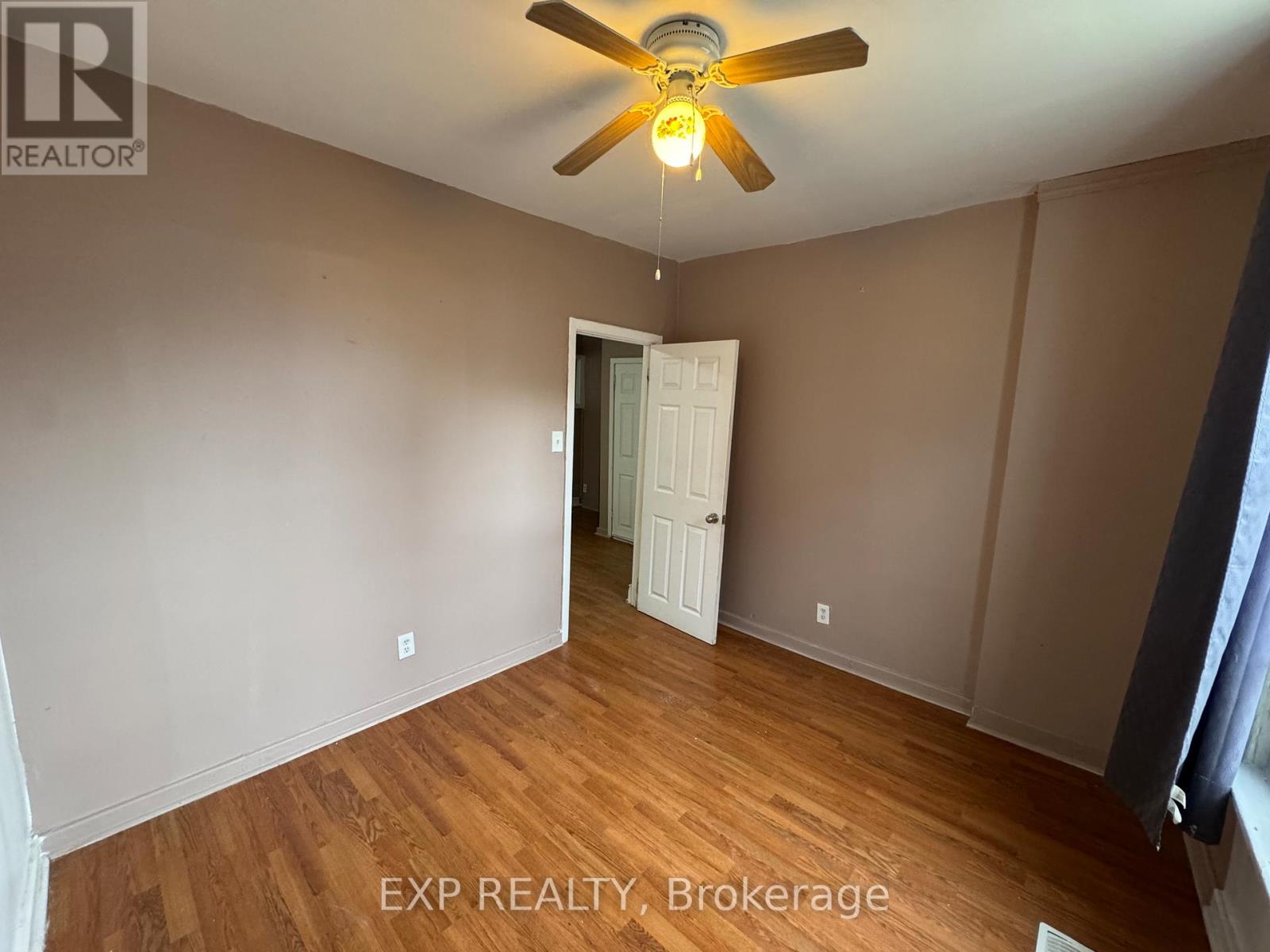 1 - 70 Barrette Street, Ottawa, Ontario  K1L 8A3 - Photo 4 - X12491612