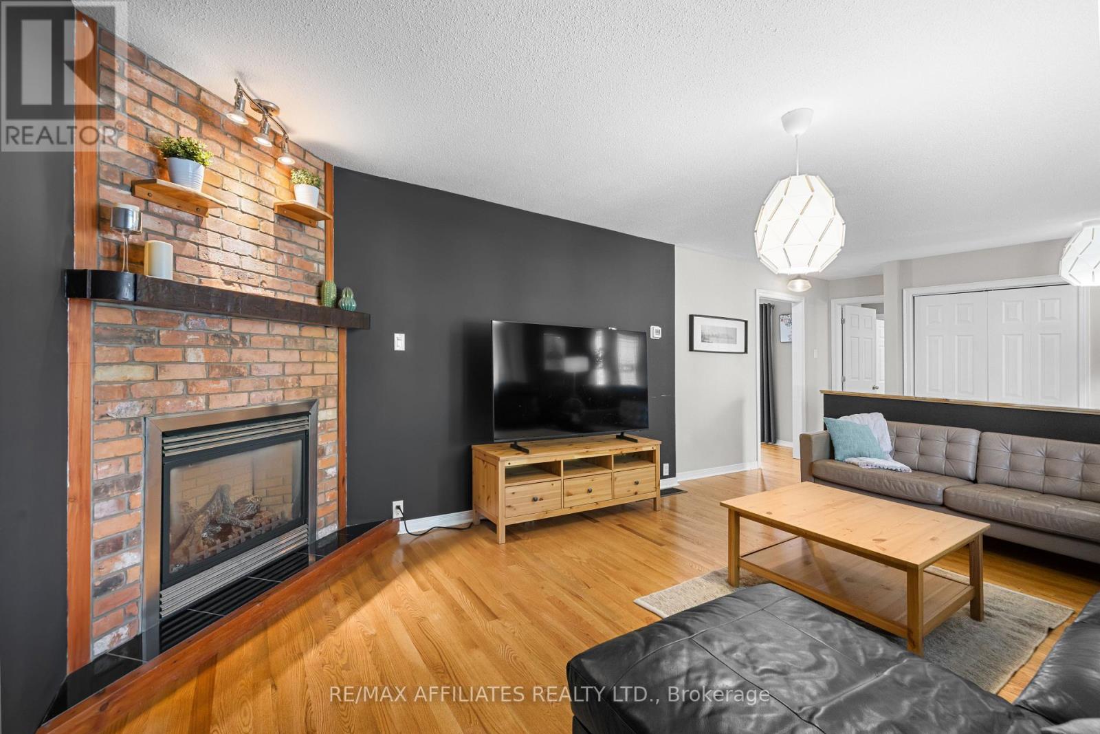 164 Napoleon Street, Carleton Place, Ontario  K7C 2W9 - Photo 10 - X12491636