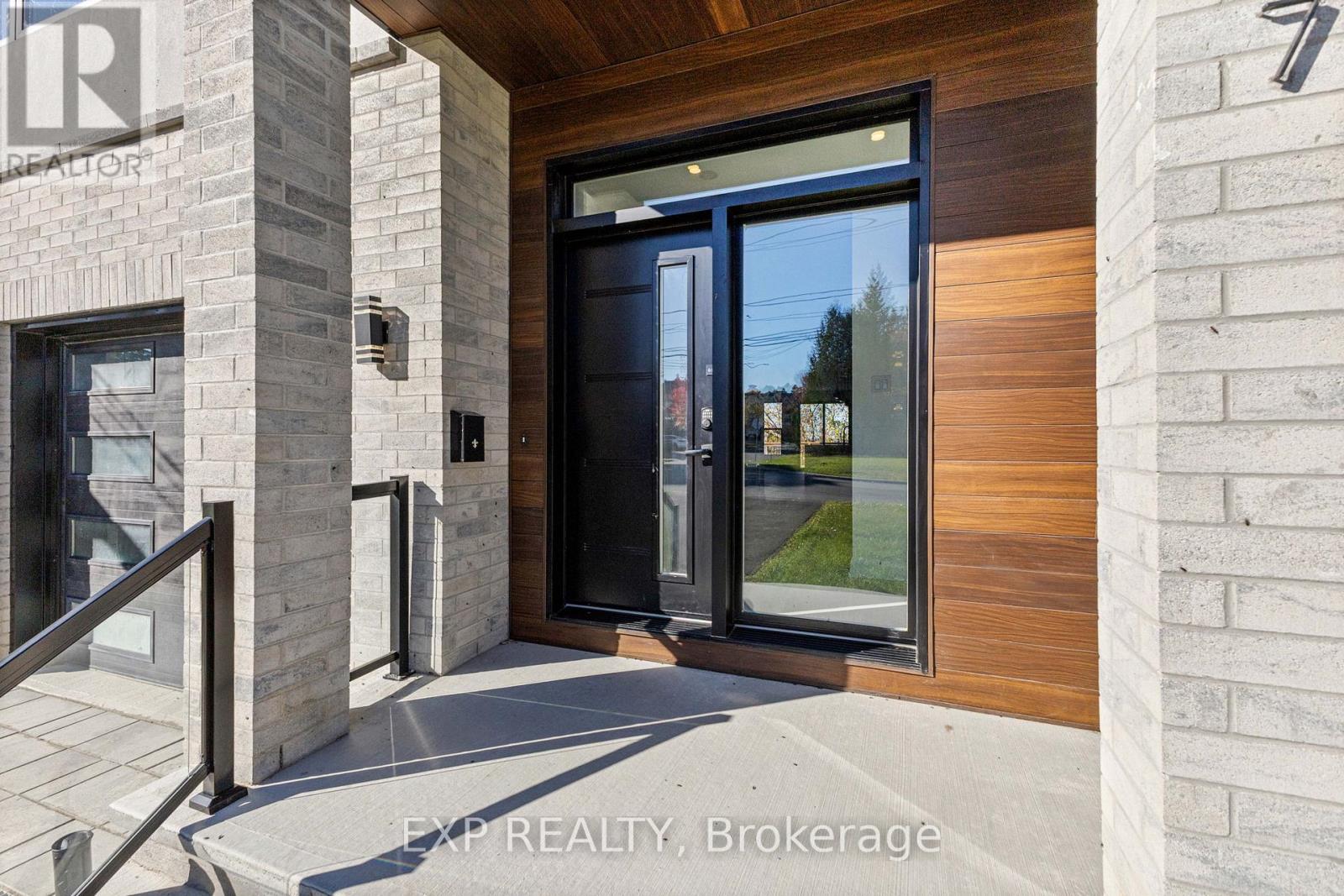 6817 Notre Dame Street, Ottawa, Ontario  K1C 1H4 - Photo 2 - X12491756