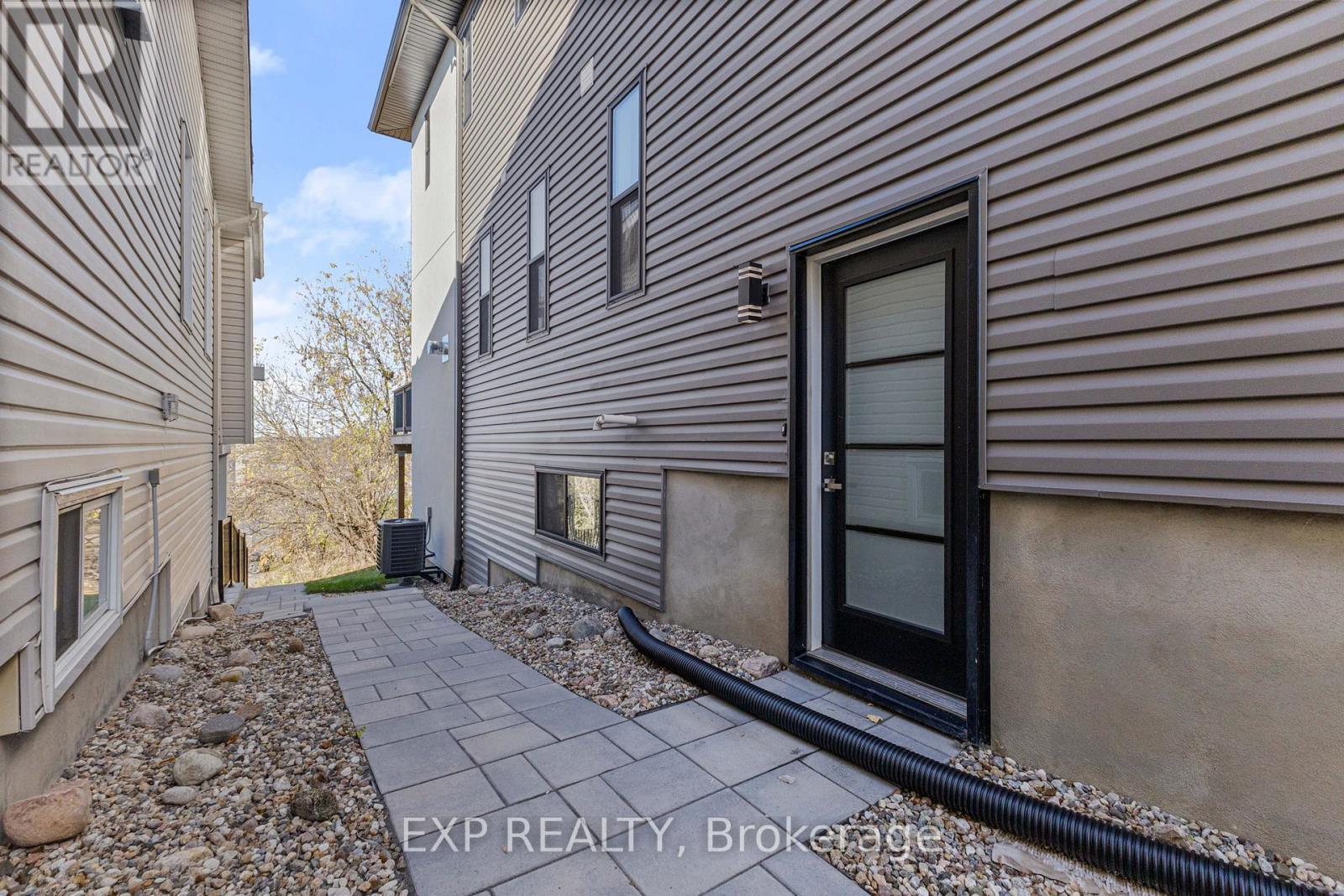 6817 Notre Dame Street, Ottawa, Ontario  K1C 1H4 - Photo 31 - X12491756
