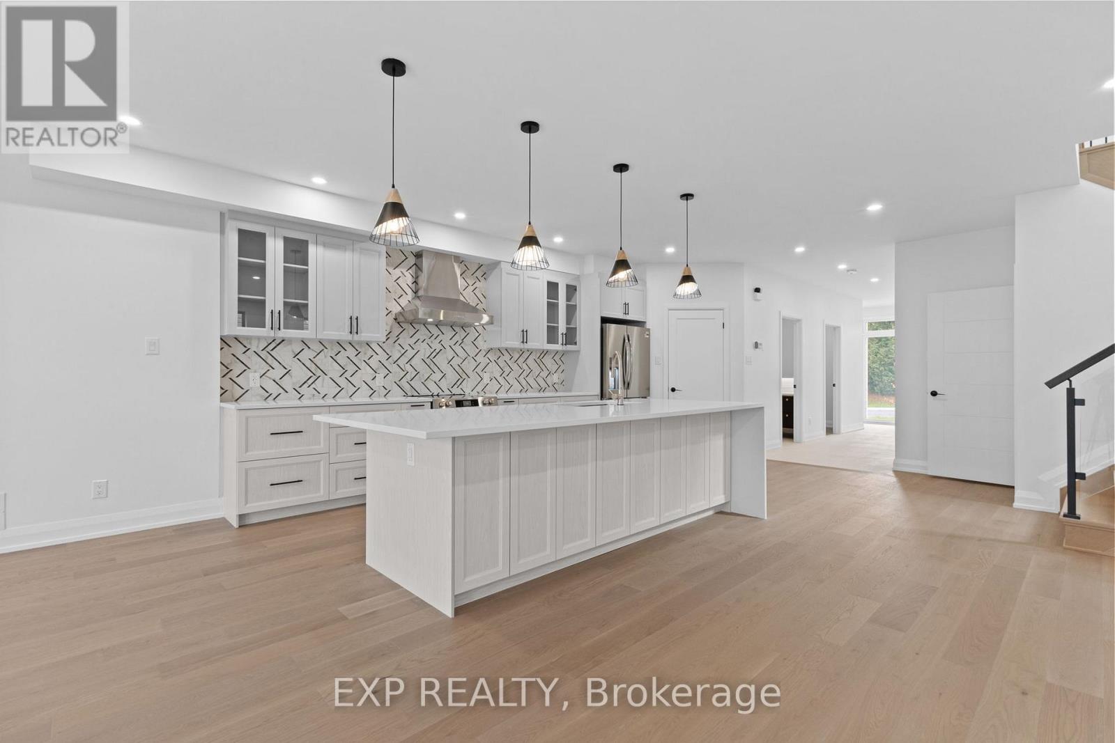 6817 Notre Dame Street, Ottawa, Ontario  K1C 1H4 - Photo 4 - X12491756